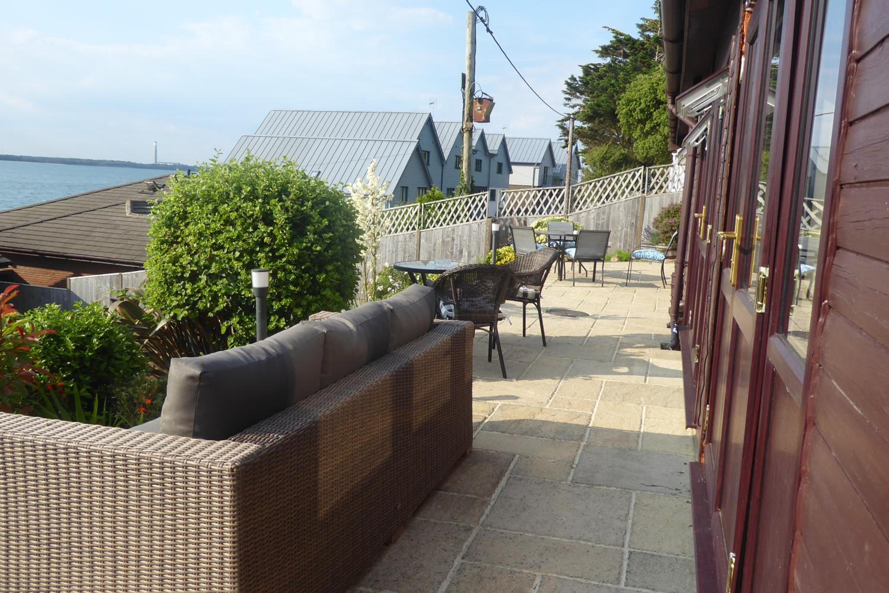 Deluxe Double Room with Sea View - Photo 12