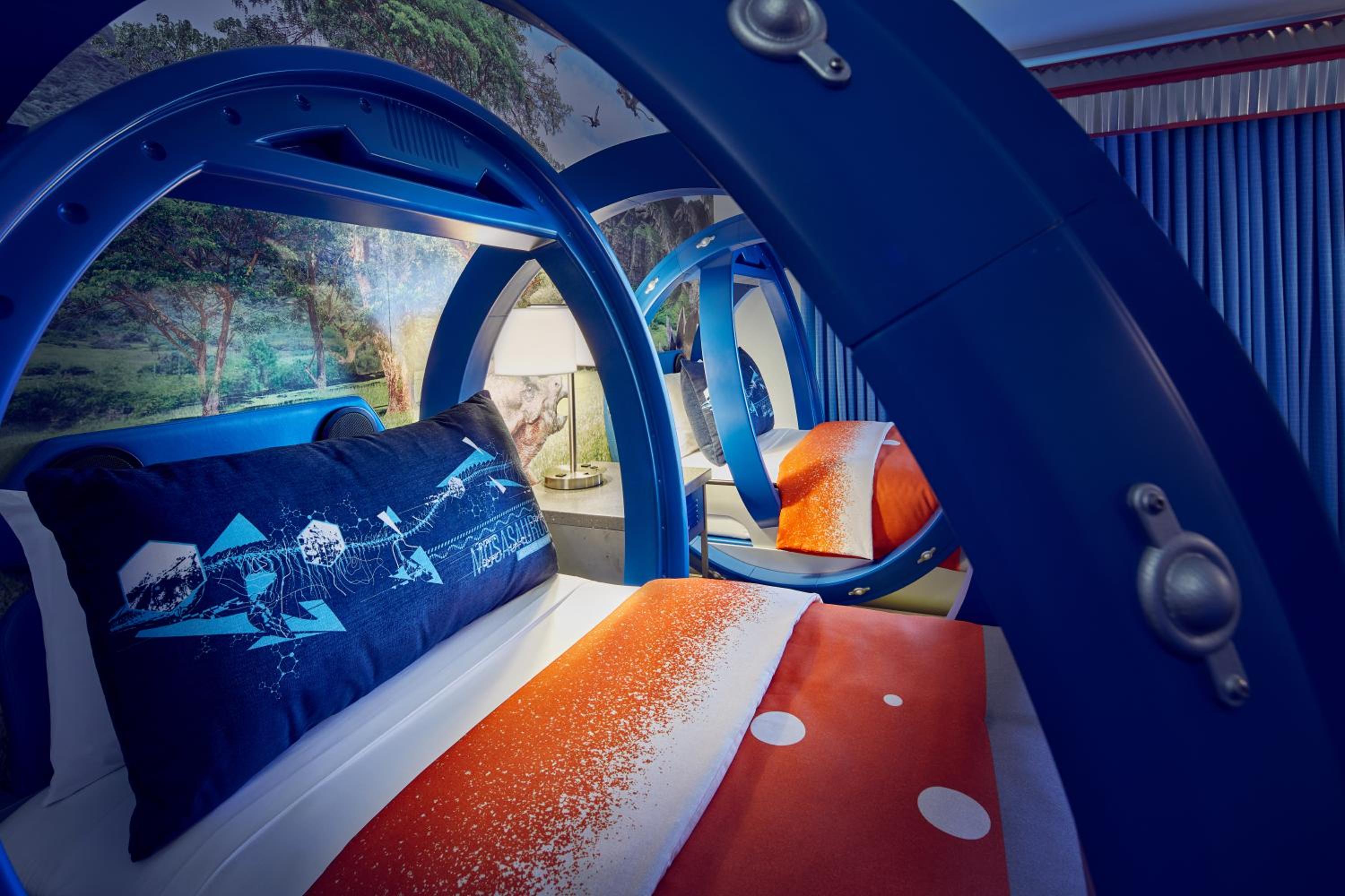 Kids Suite (Includes FREE^ Universal Express Unlimited)