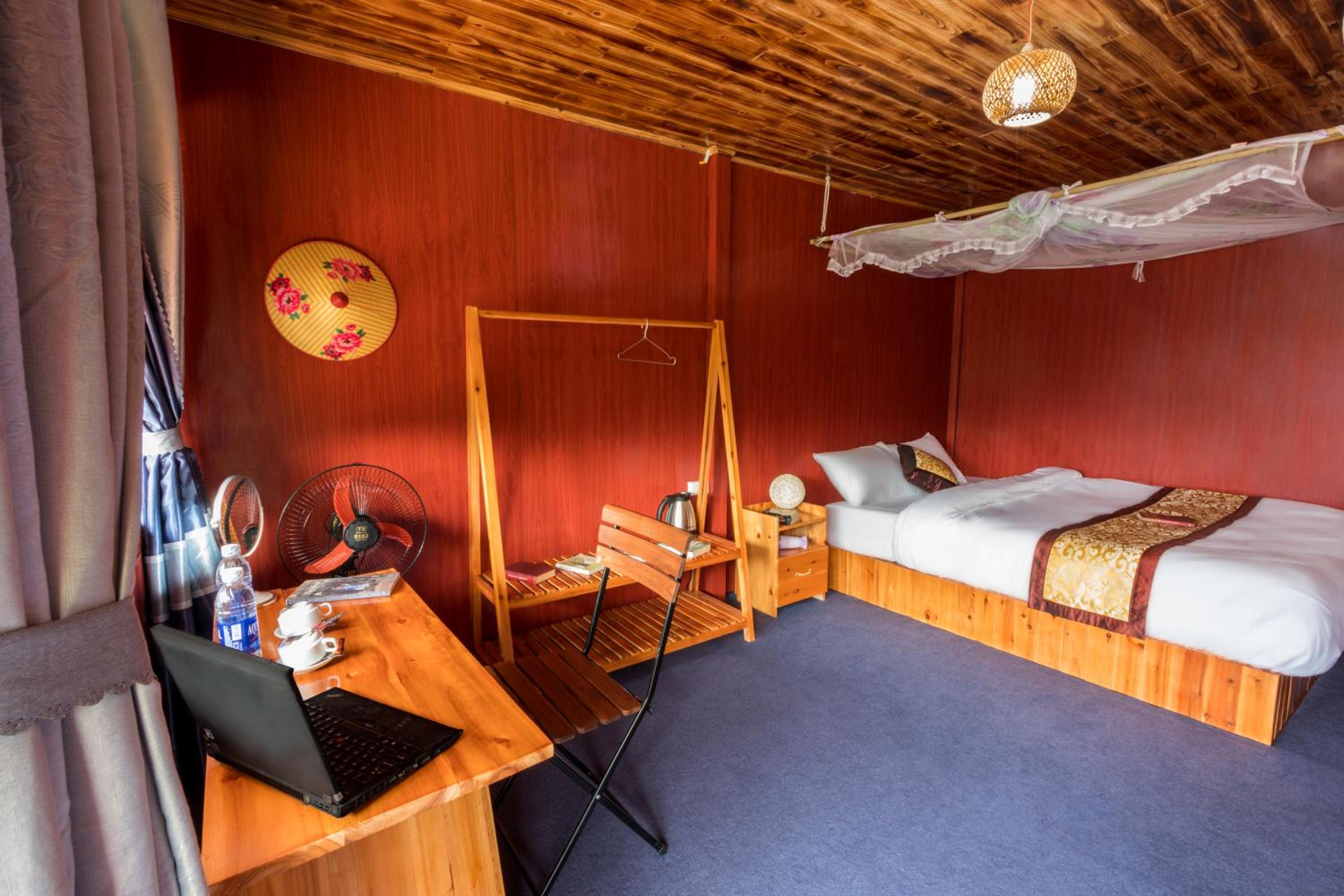 Deluxe Bungalow photo 2