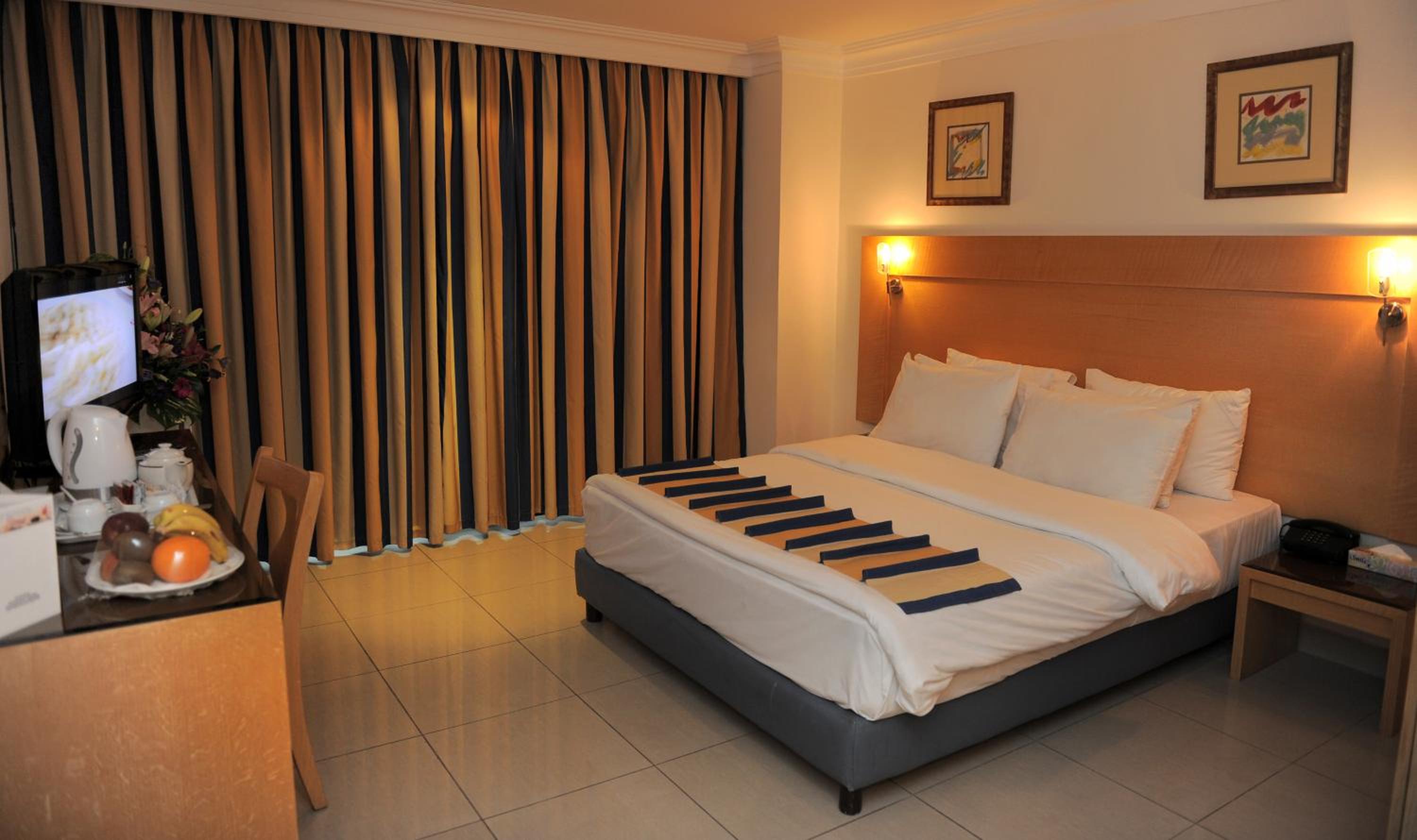 Standard King Room - Photo 2
