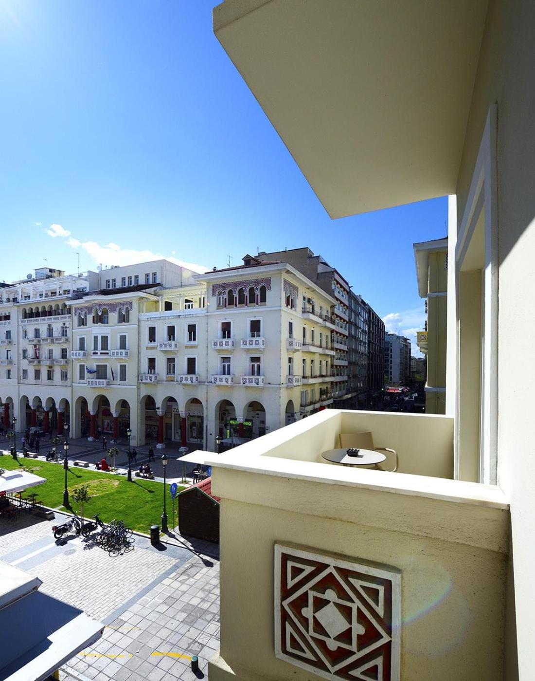 Deluxe Apartment with City View and Balcony - R4 - Photo 3