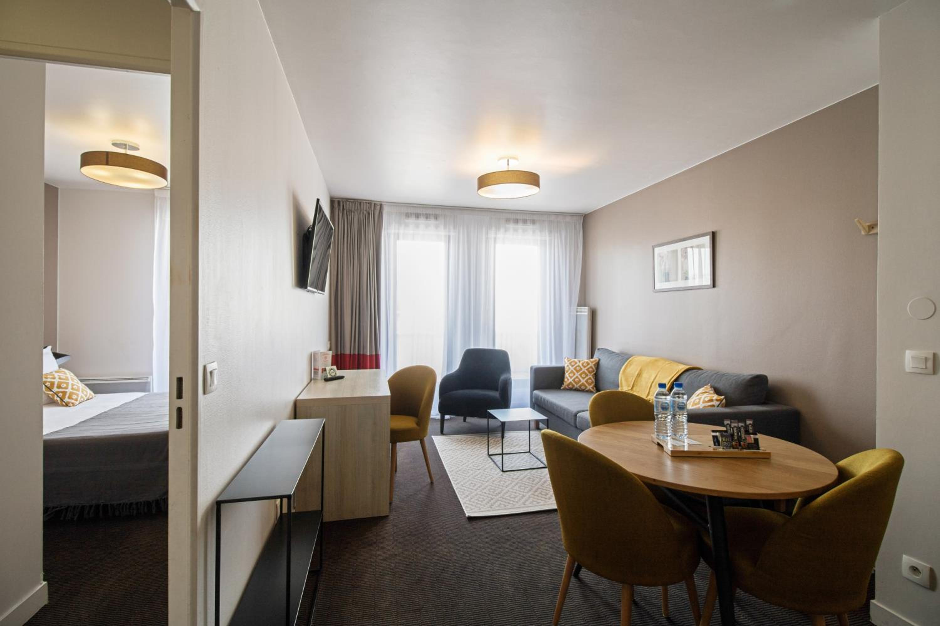 One Bedroom Apartment - Photo 4