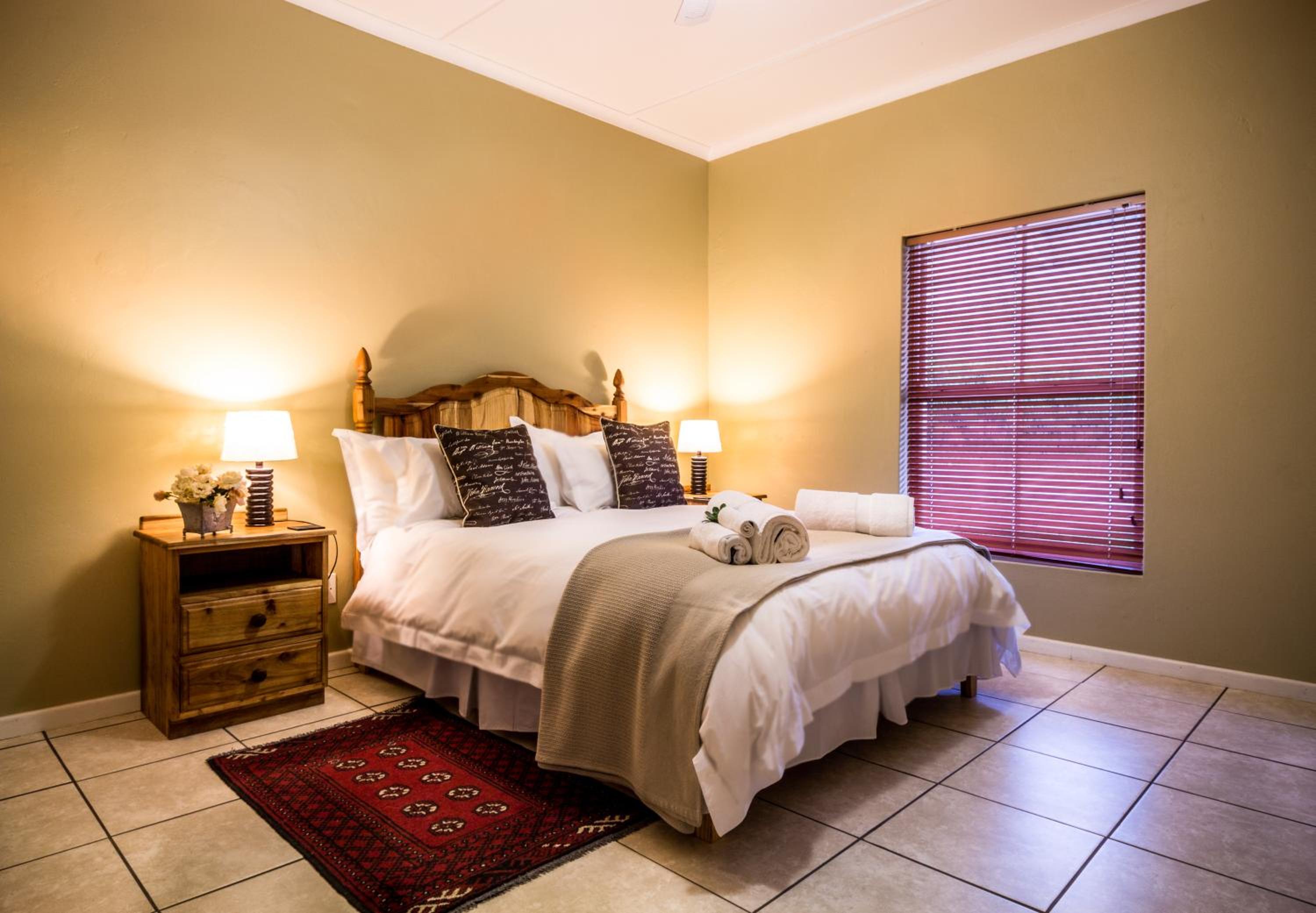 Two-Bedroom Cottage with Mountain View photo 1