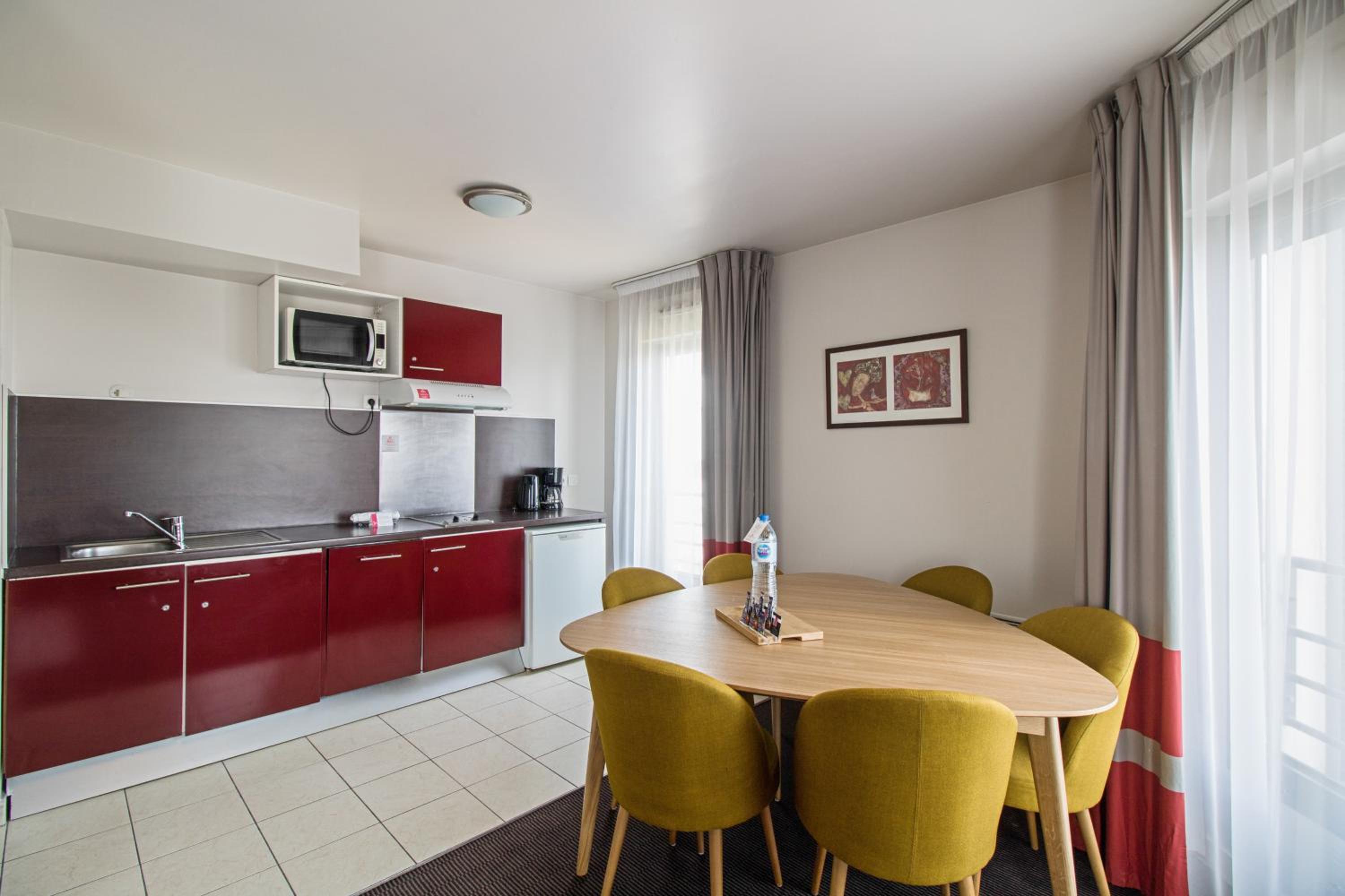 Two-Bedroom Apartment - Photo 3