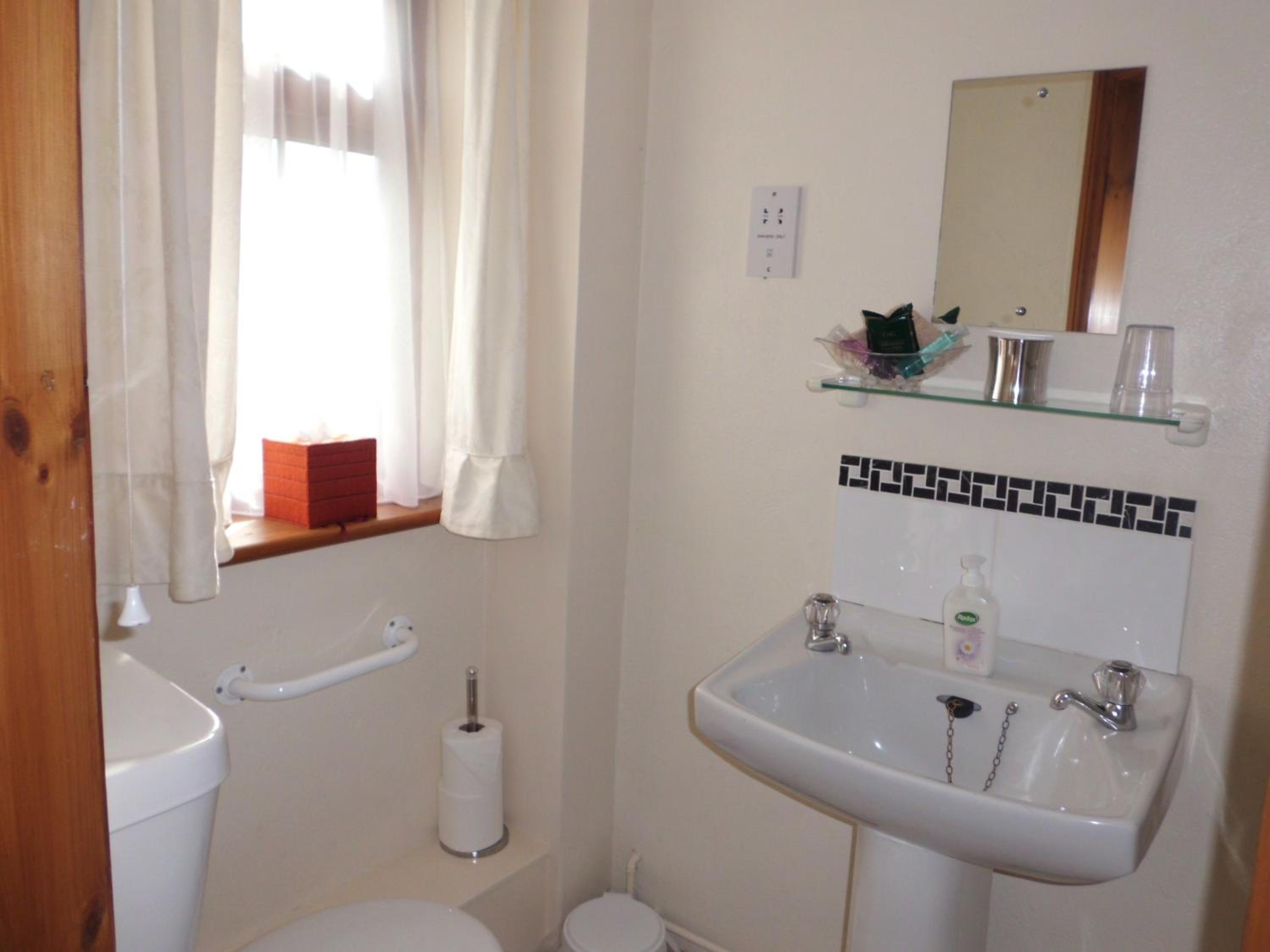 Single Room photo 2