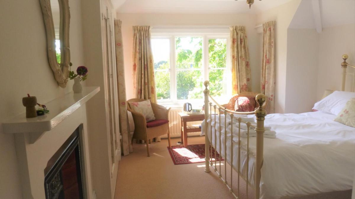 Double Room with Shower and Garden View  photo 3