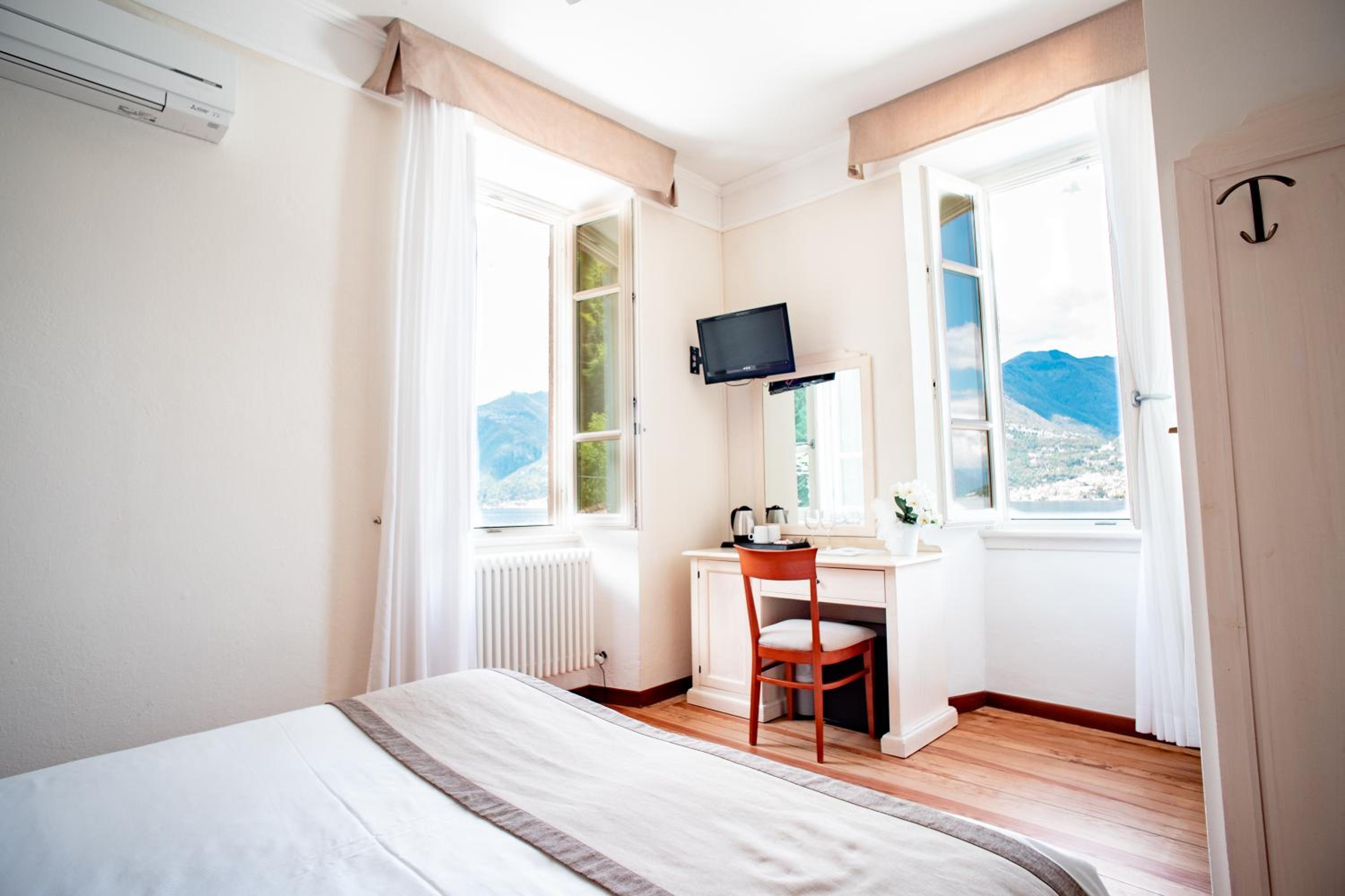 Standard Double Room - Photo 9