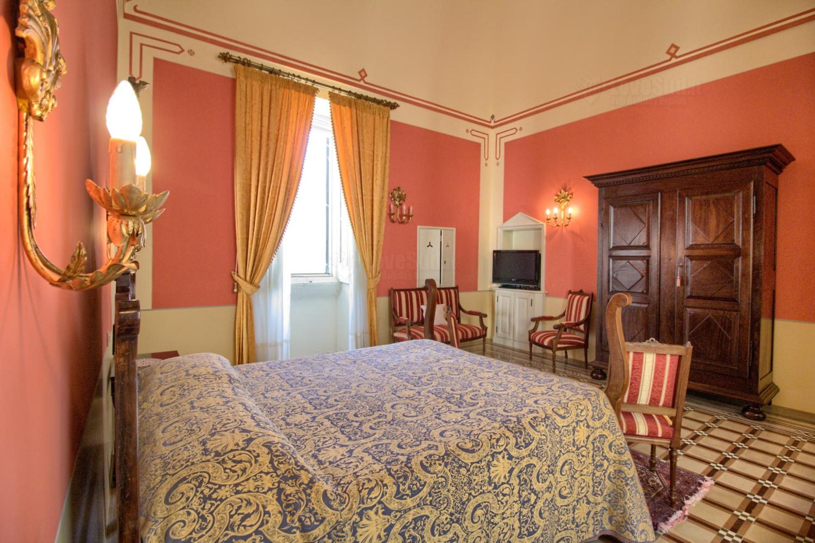 Two-Bedroom Suite photo 2