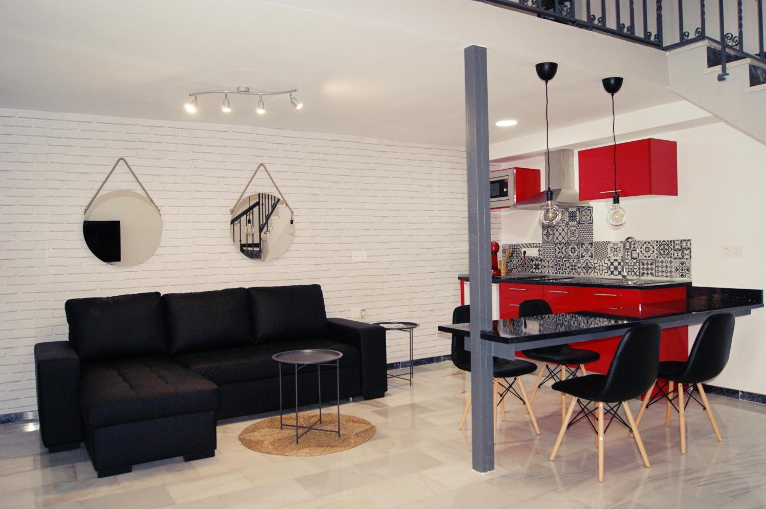 One-Bedroom Apartment - Photo 17