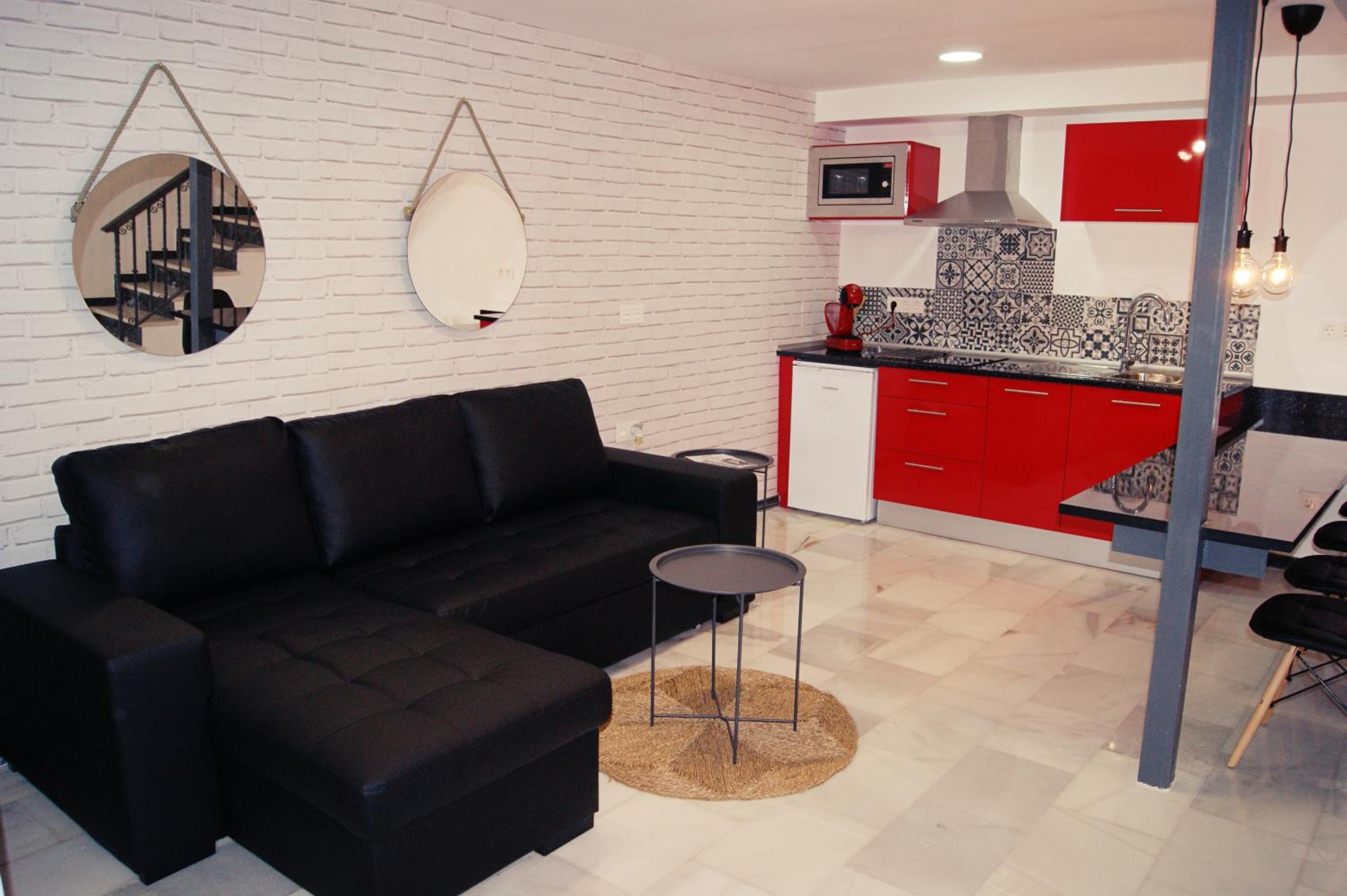 One-Bedroom Apartment - Photo 11
