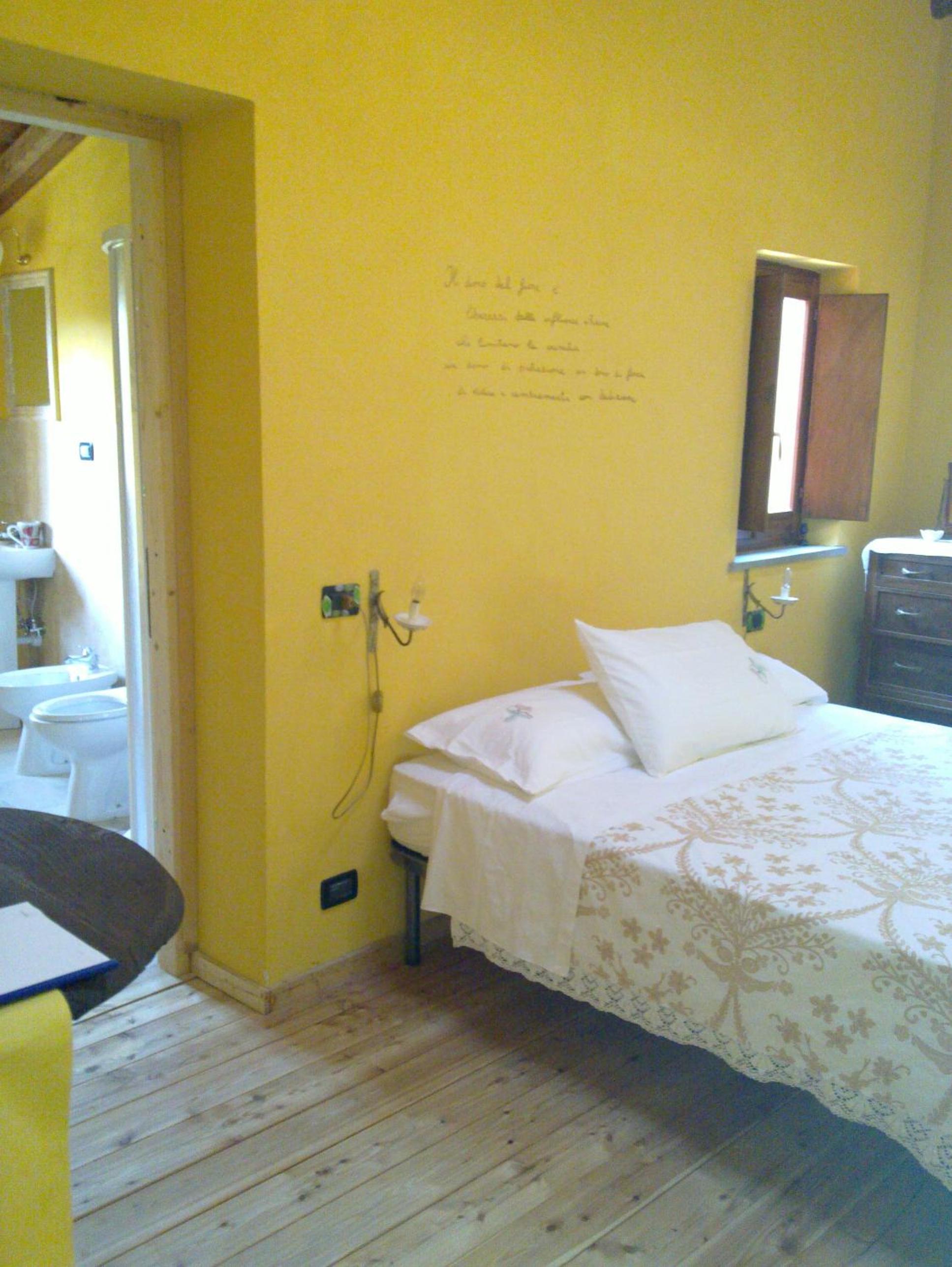 Double Room - Photo 3