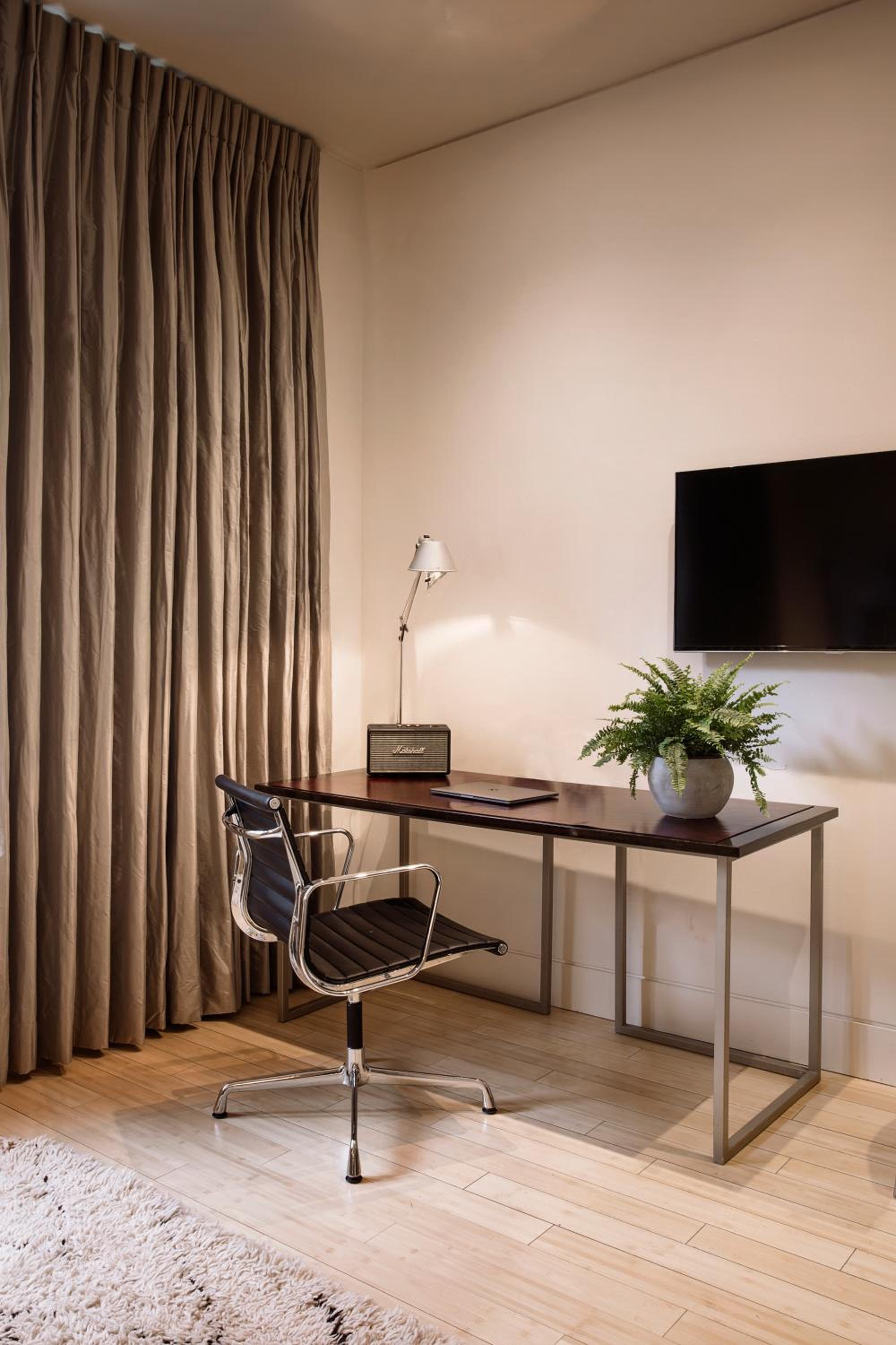 Executive One-Bedroom Suite photo 2