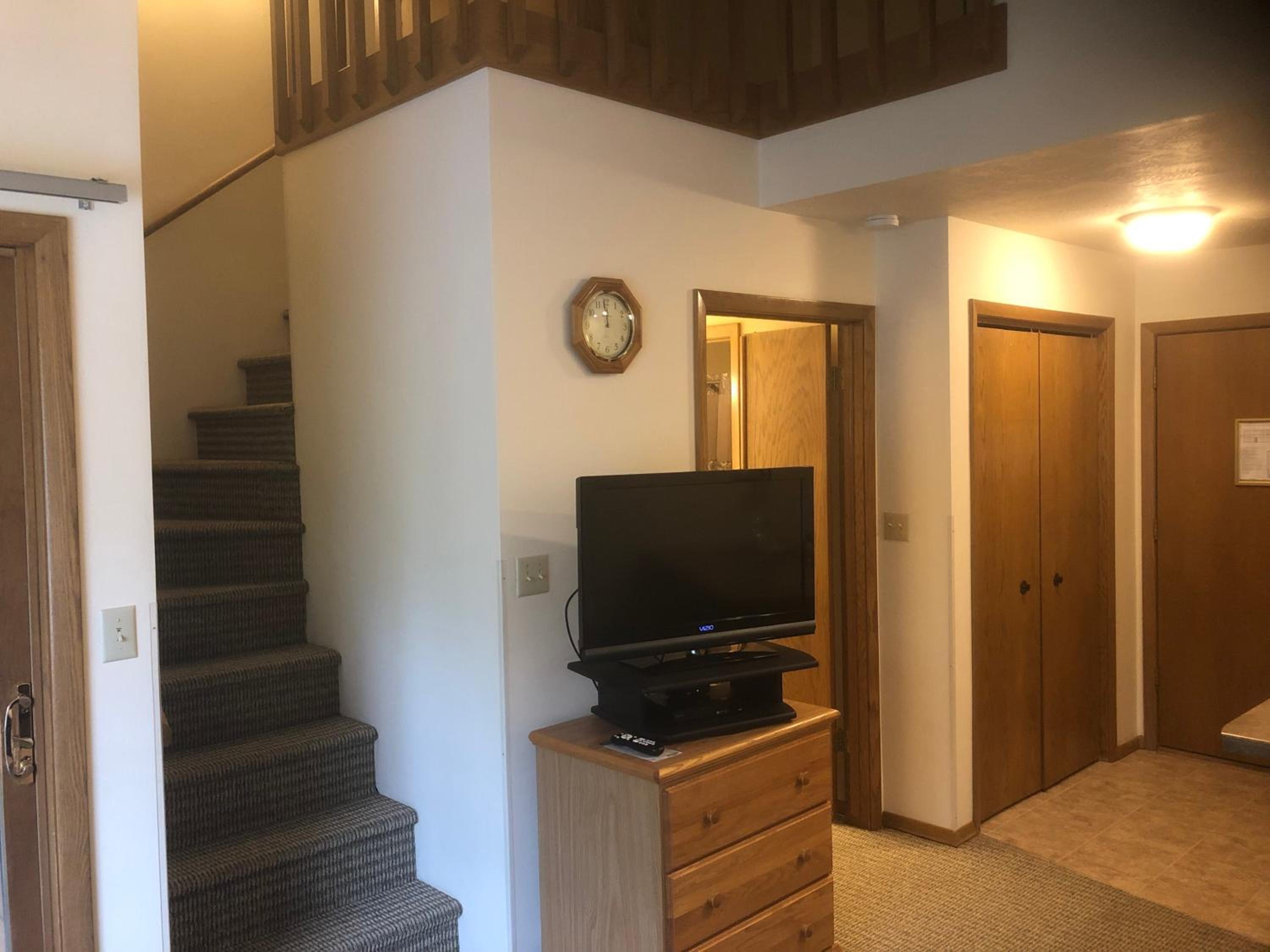 Flagship Loft with One Bathroom photo 2