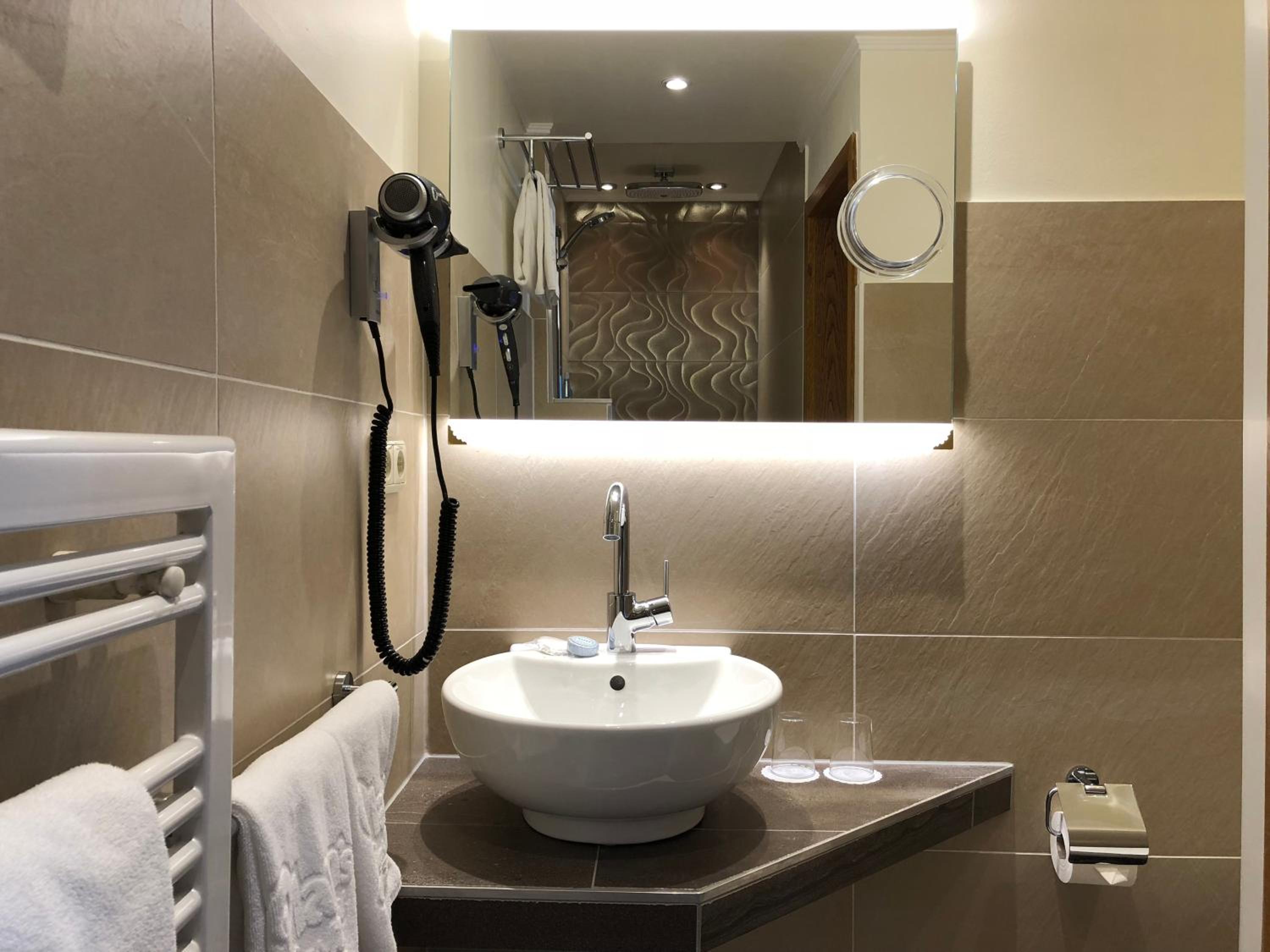 Standard Double Room - Photo 32