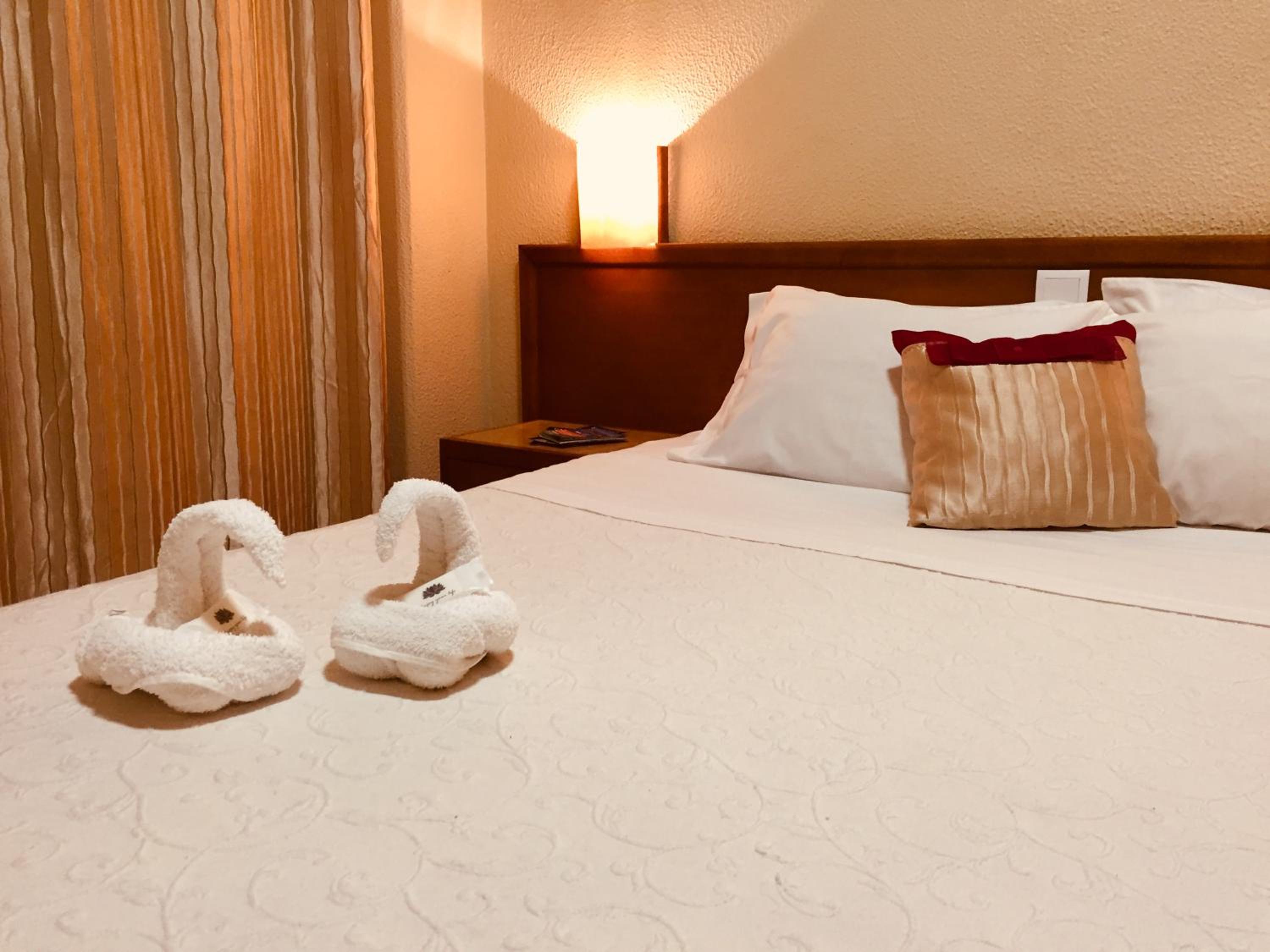 Double Room - Photo 9