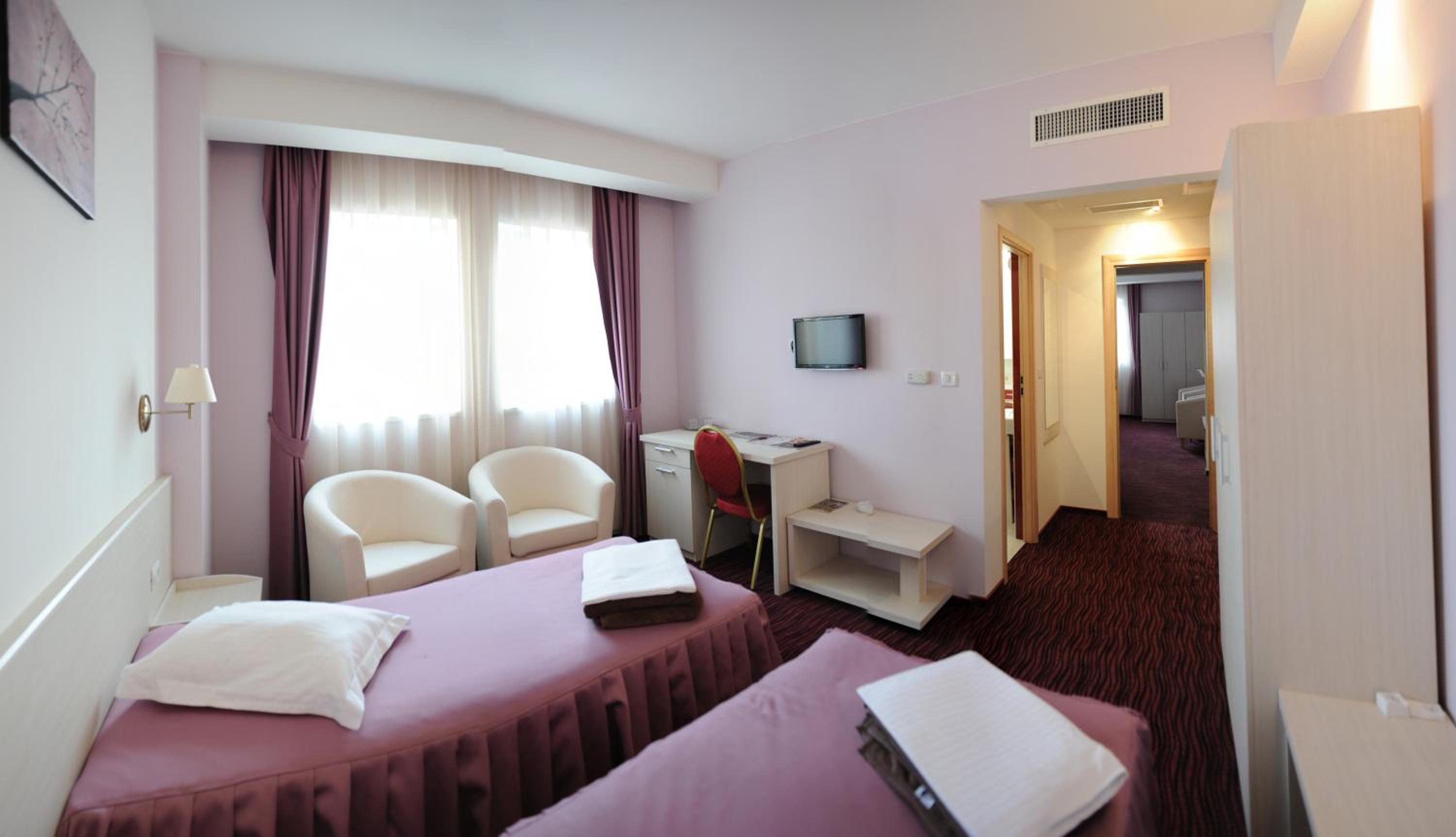 Suite with Indoor Pool and Jacuzzi Access