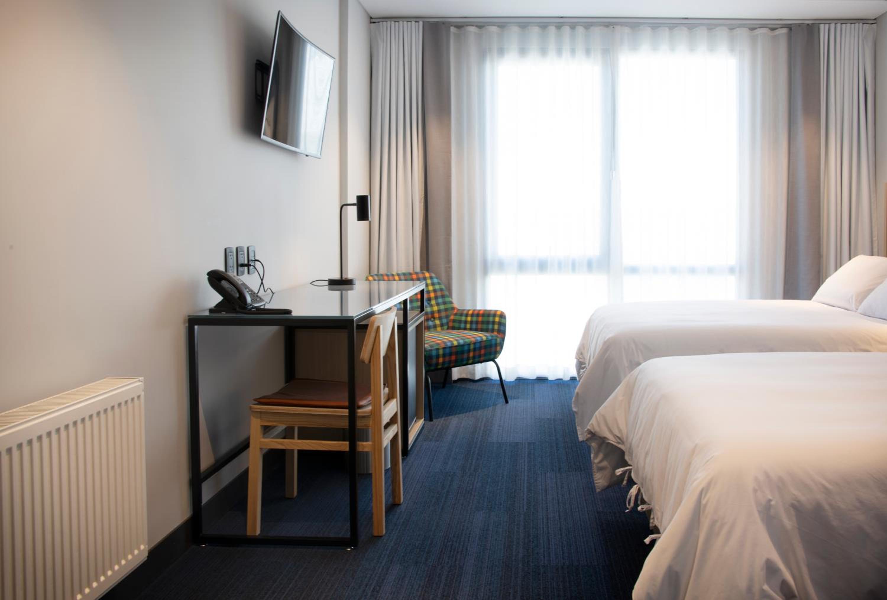 Twin Room - Photo 3