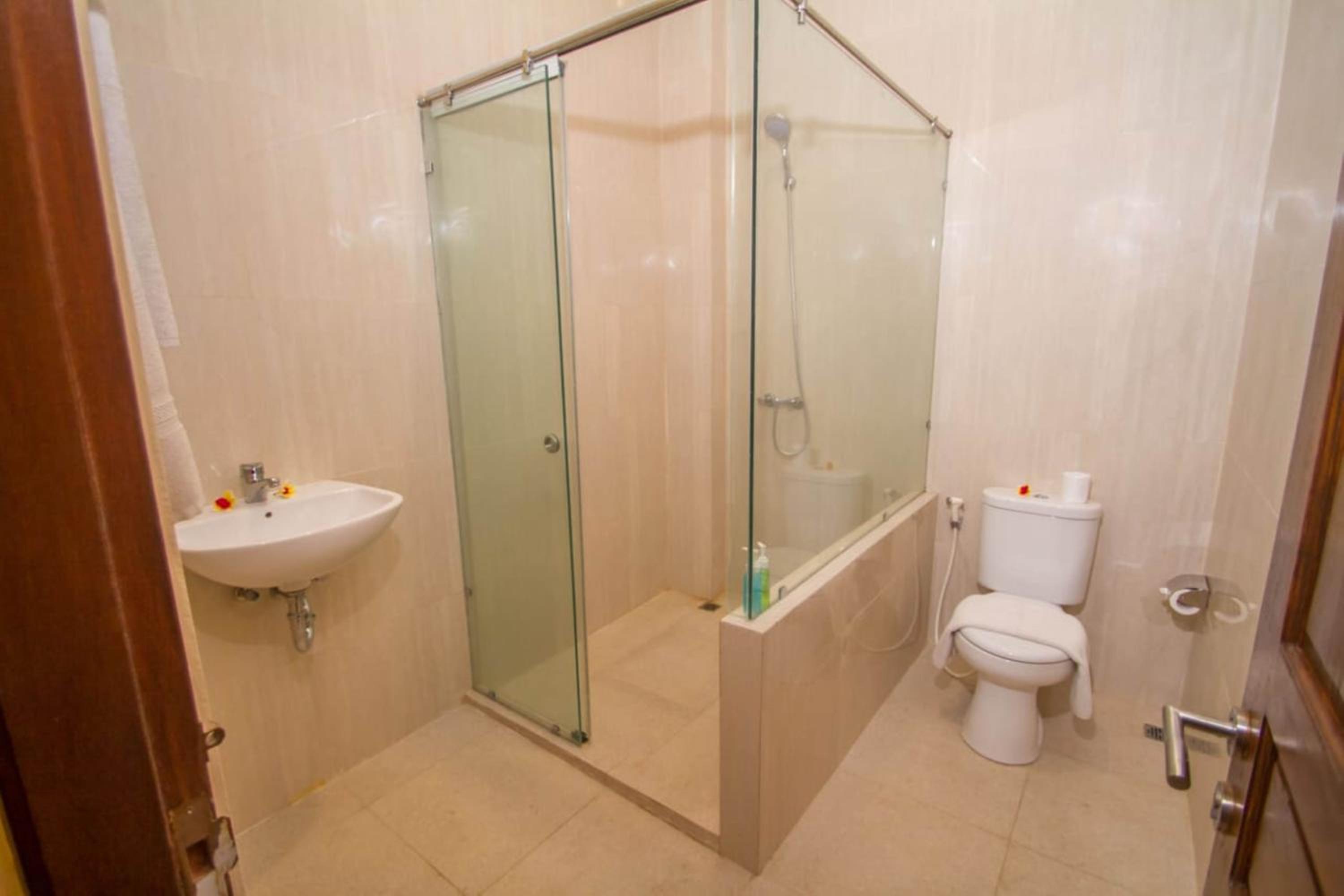 Deluxe Room with Garden View and Free Benefit - Photo 4