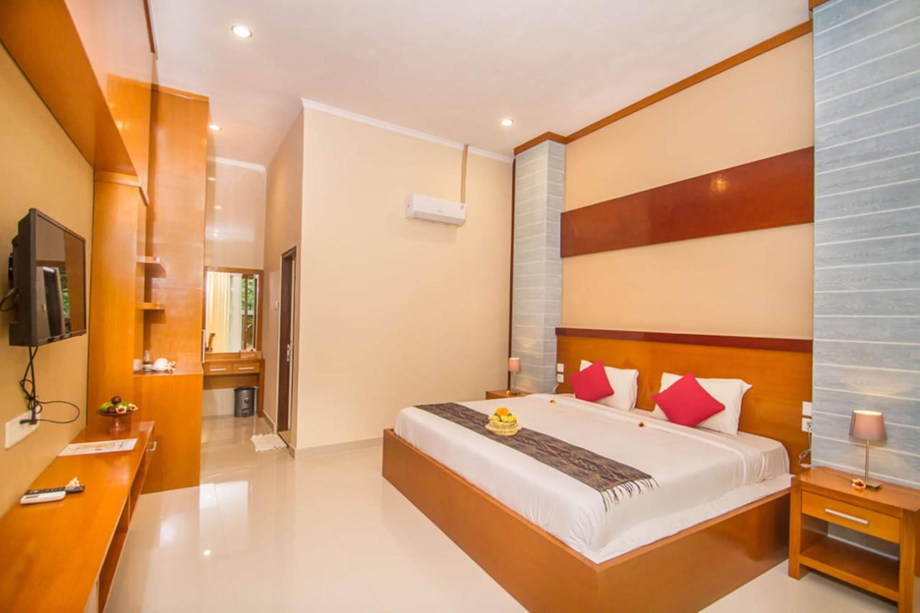 Deluxe Room with Garden View and Free Benefit - Photo 12
