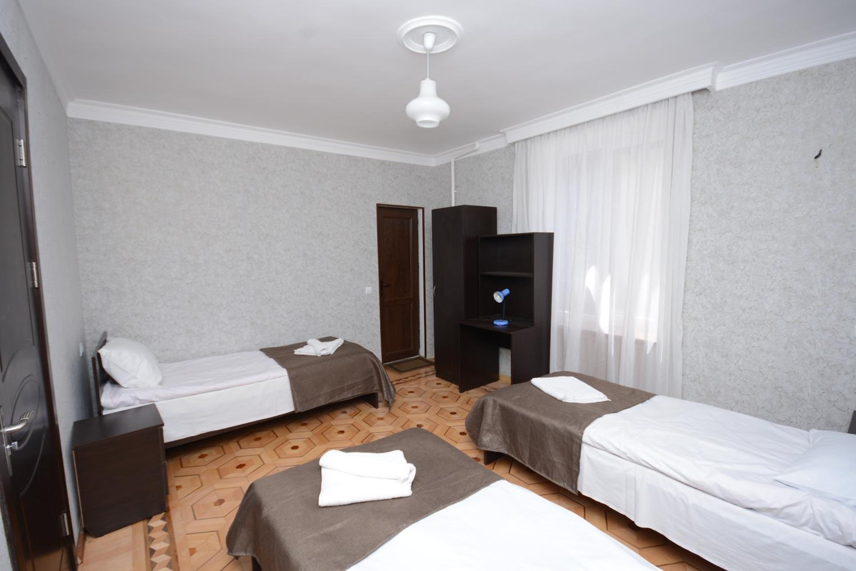 Triple Room with Private Bathroom photo 2
