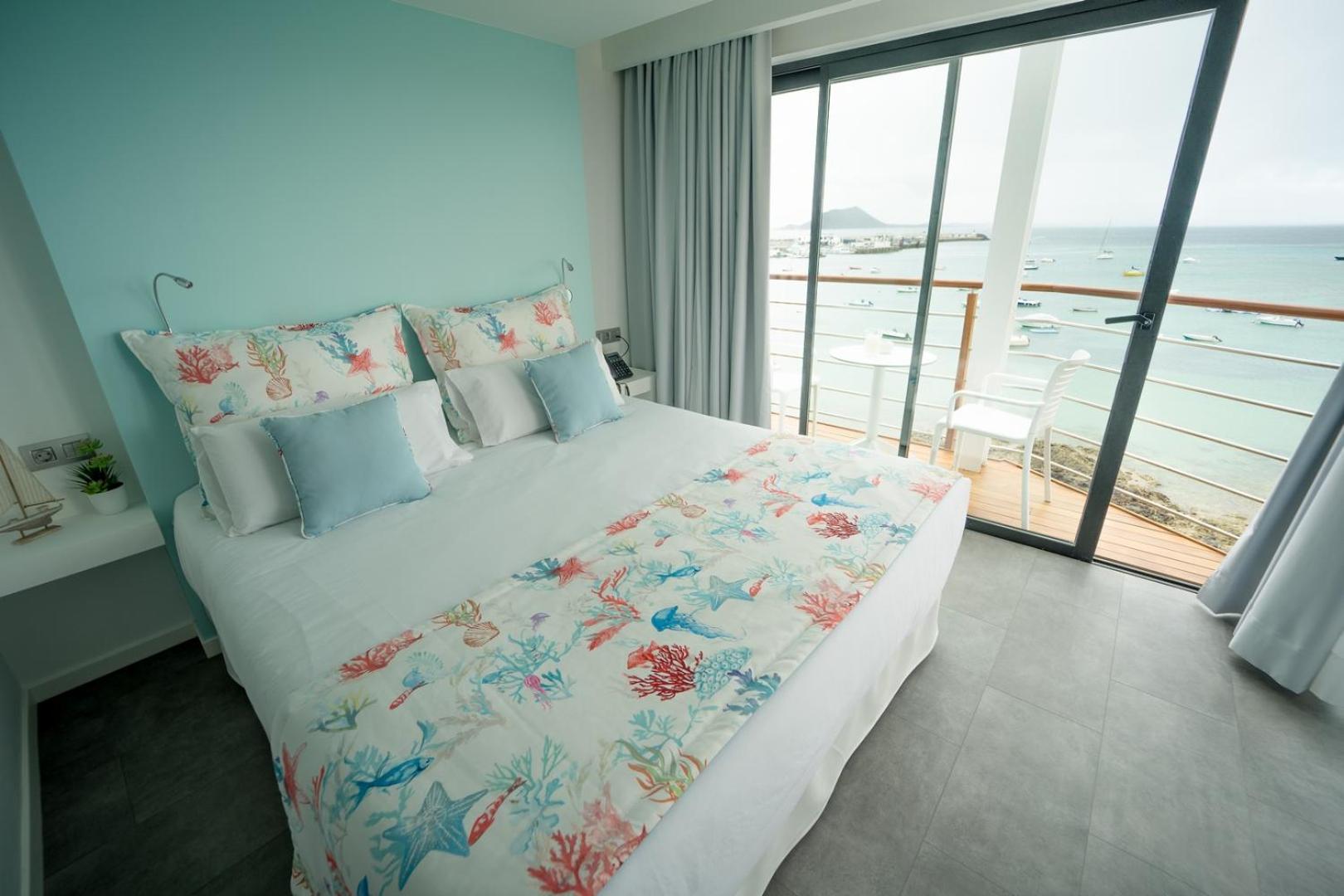 Superior Double Room with Balcony and Sea View