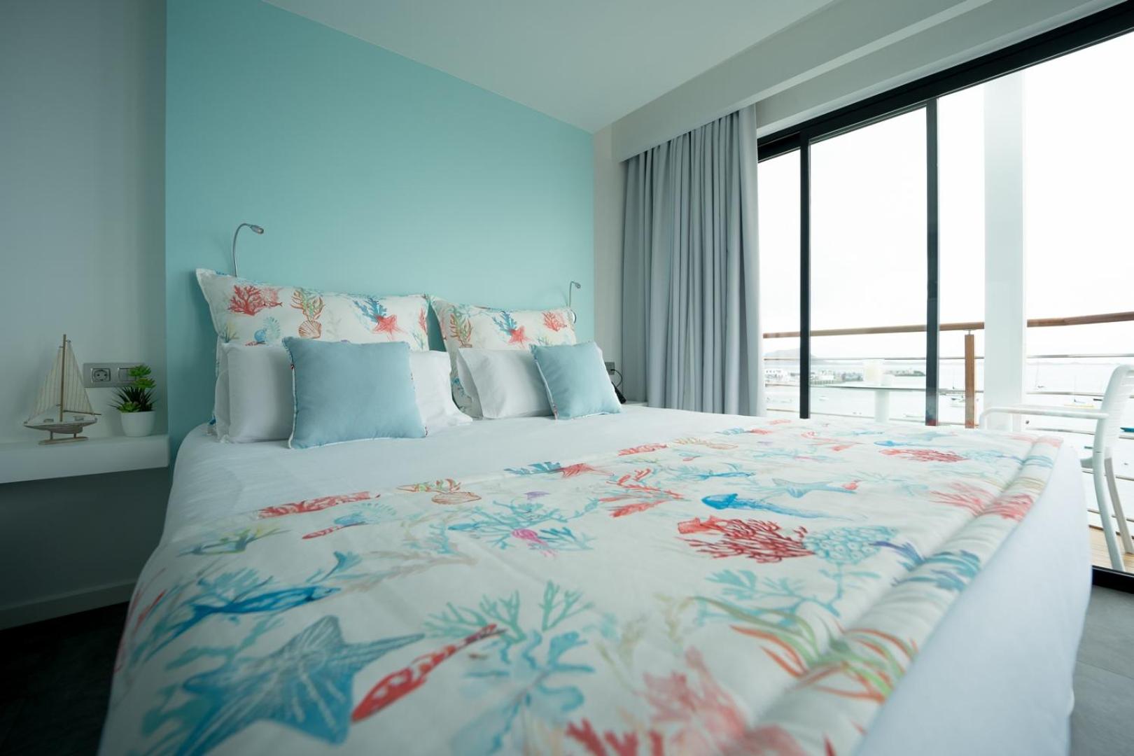 Superior Double Room with Balcony and Sea View