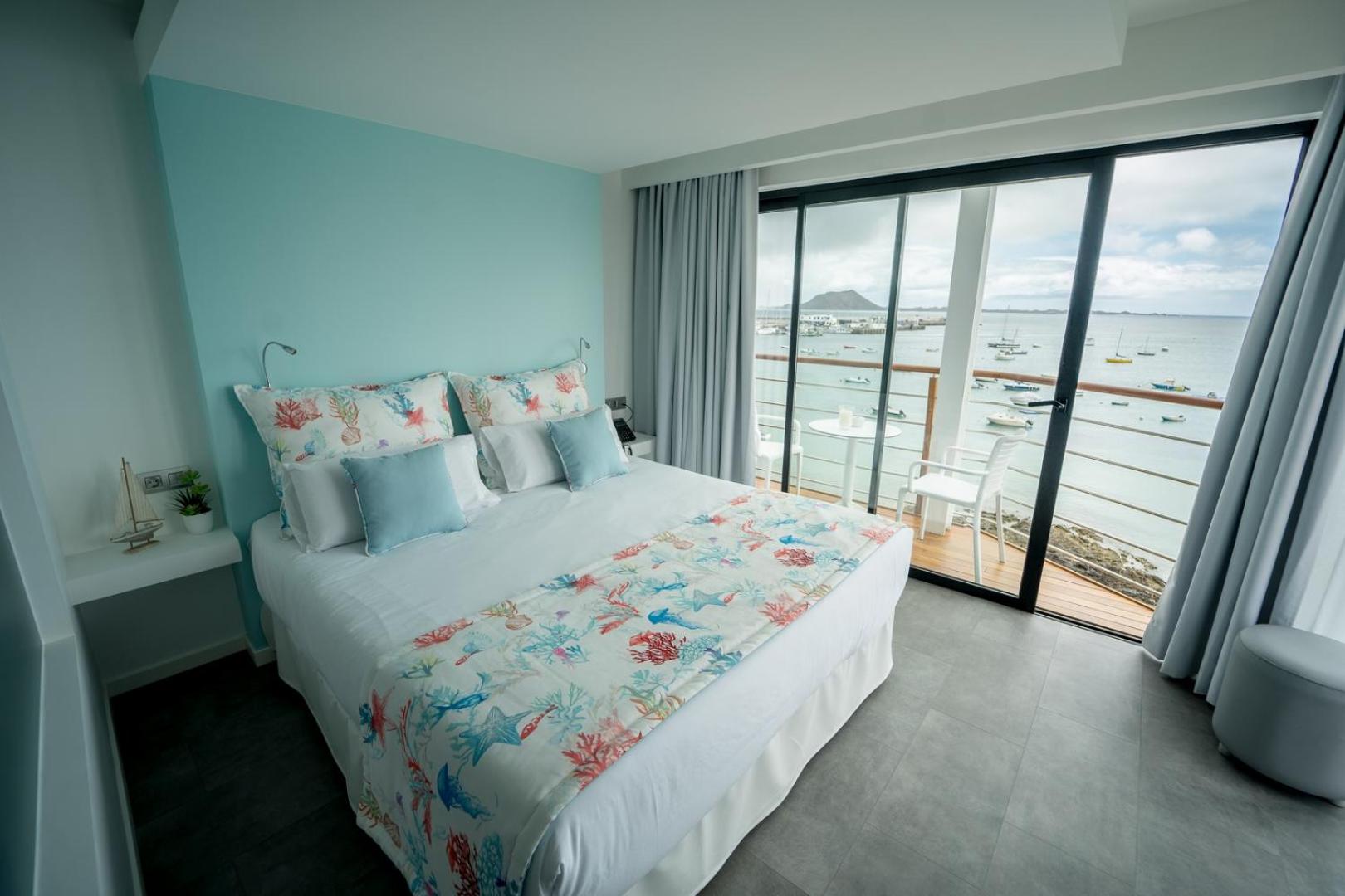 Superior Double Room with Balcony and Sea View - Photo 7