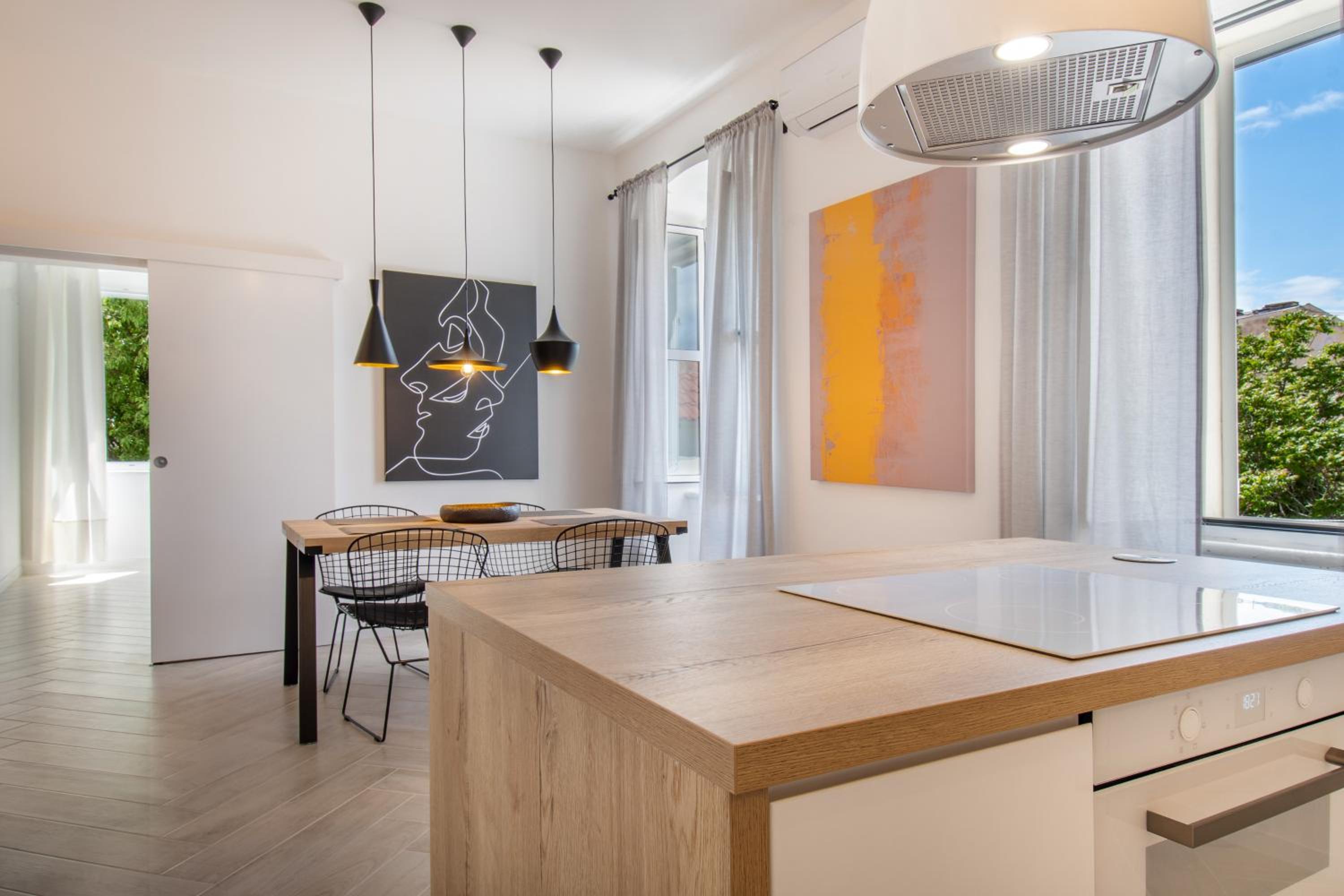 One-Bedroom Apartment - Photo 12