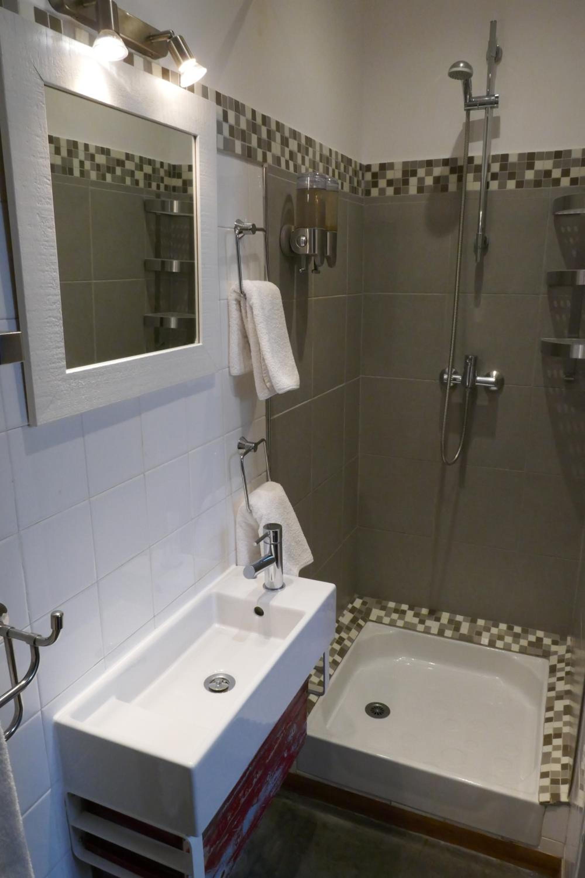 Double Room - Photo 4