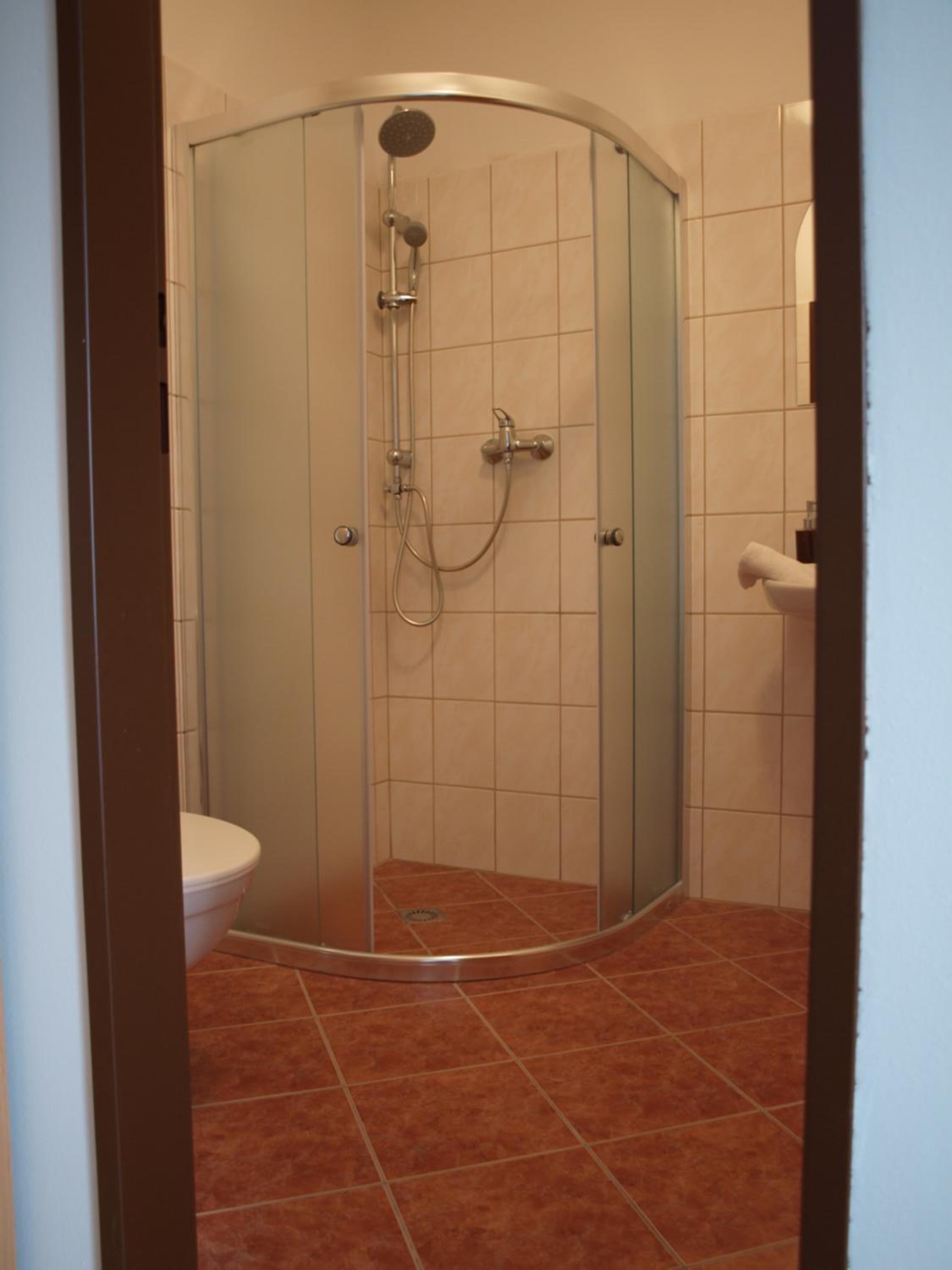 Quadruple Room with Private Bathroom photo 3