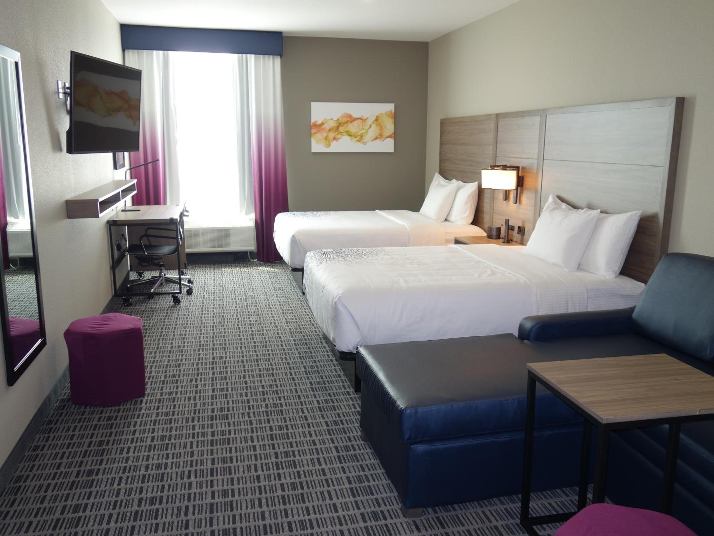 Deluxe Queen Room with Two Queen Beds - Non-Smoking - Photo 1