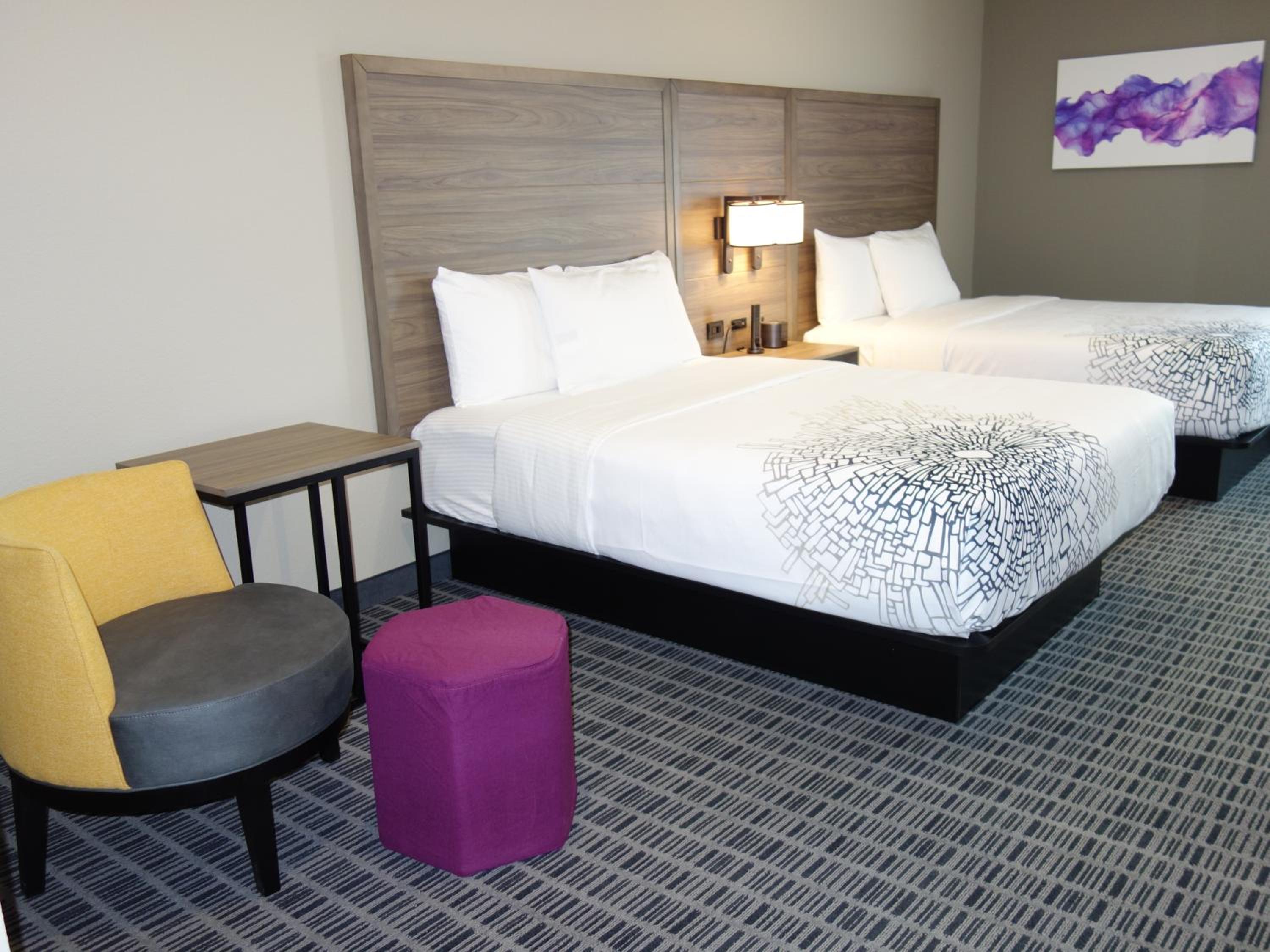 Queen Room with Two Queen Beds and Roll-In Shower - Mobility/Hearing Accessible - Non-Smoking - Photo 1