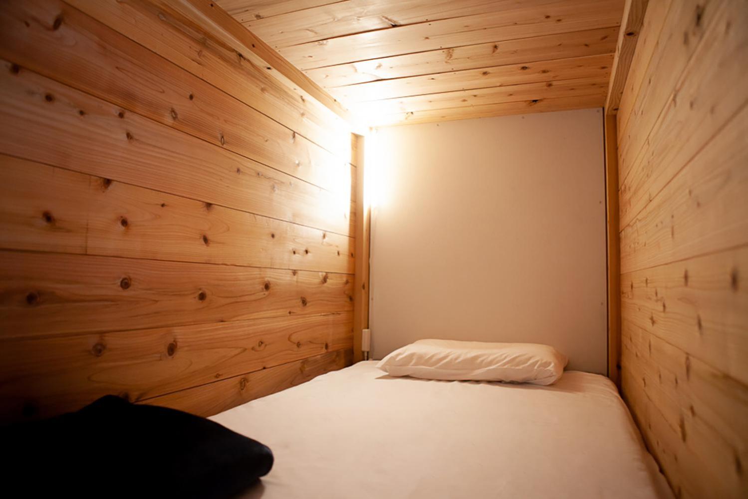 Bed in 6-Bed Female Dormitory Room photo 1