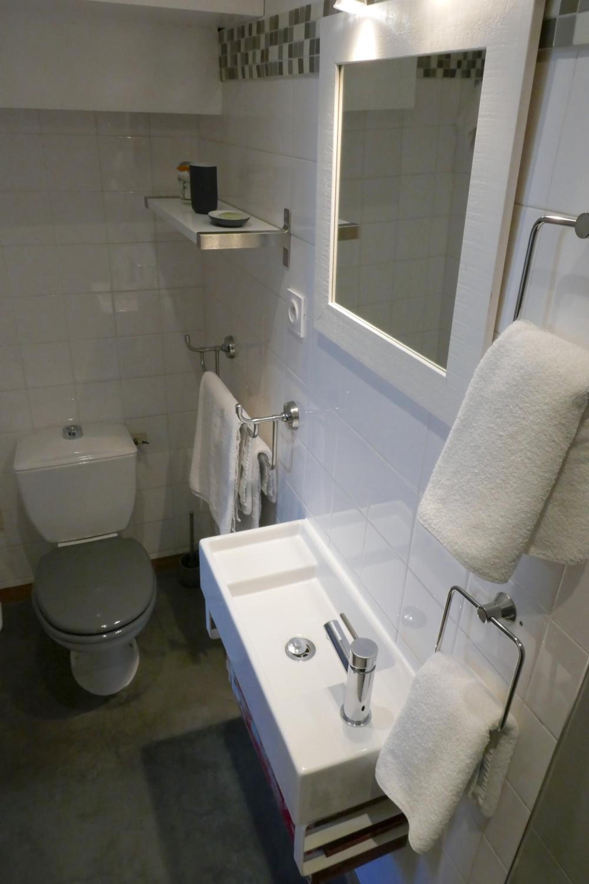 Double Room - Photo 5