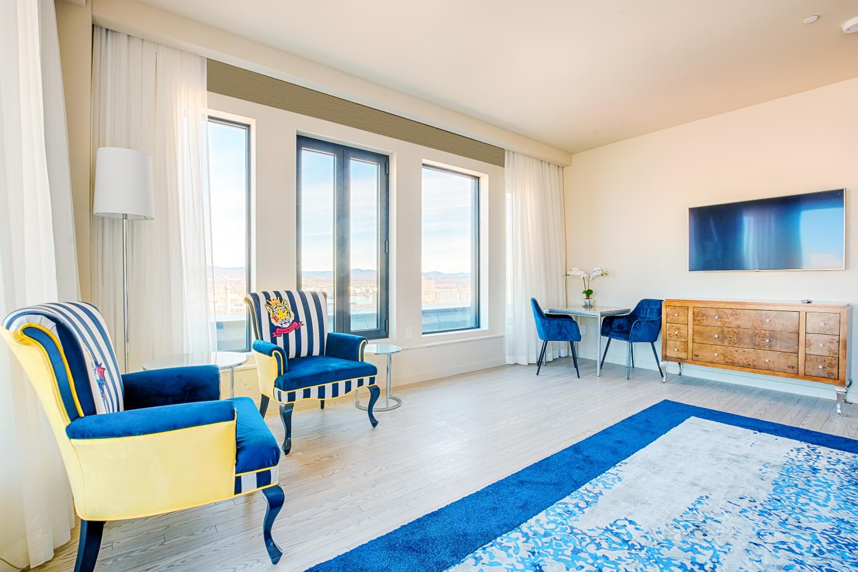 Suite with River View