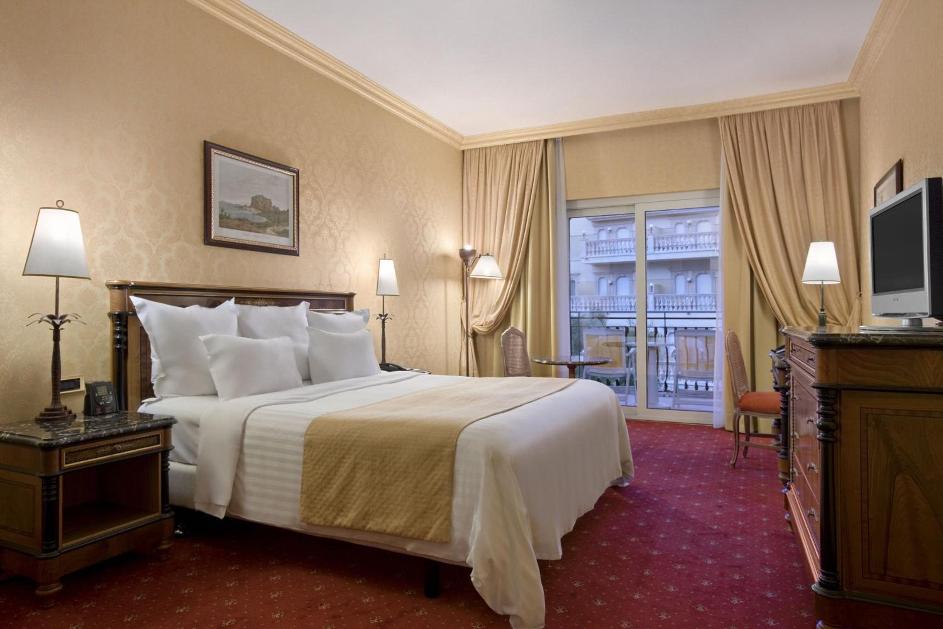 King Room with Balcony and Limited View - Photo 1