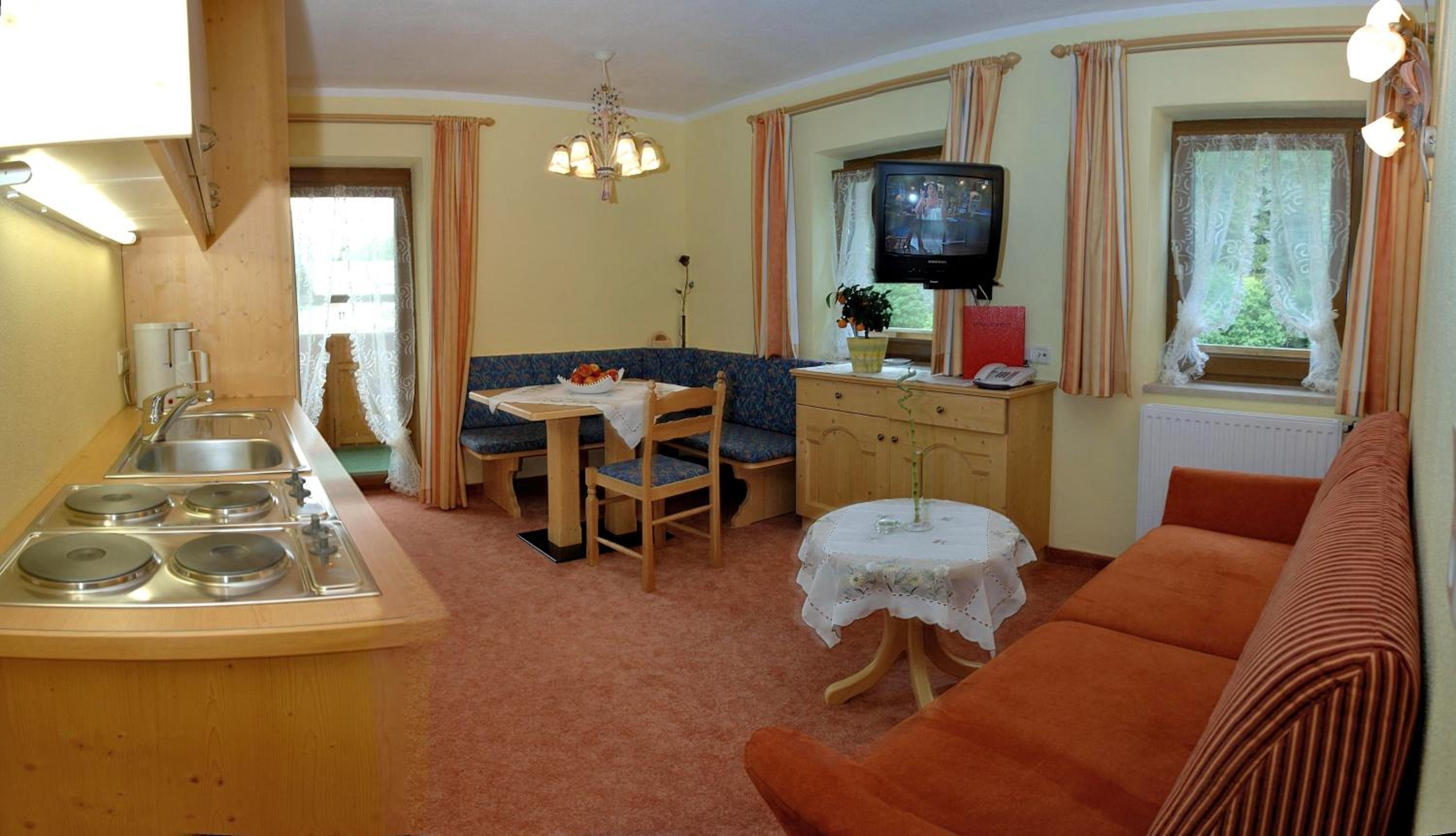 One-Bedroom Apartment with Balcony photo 3