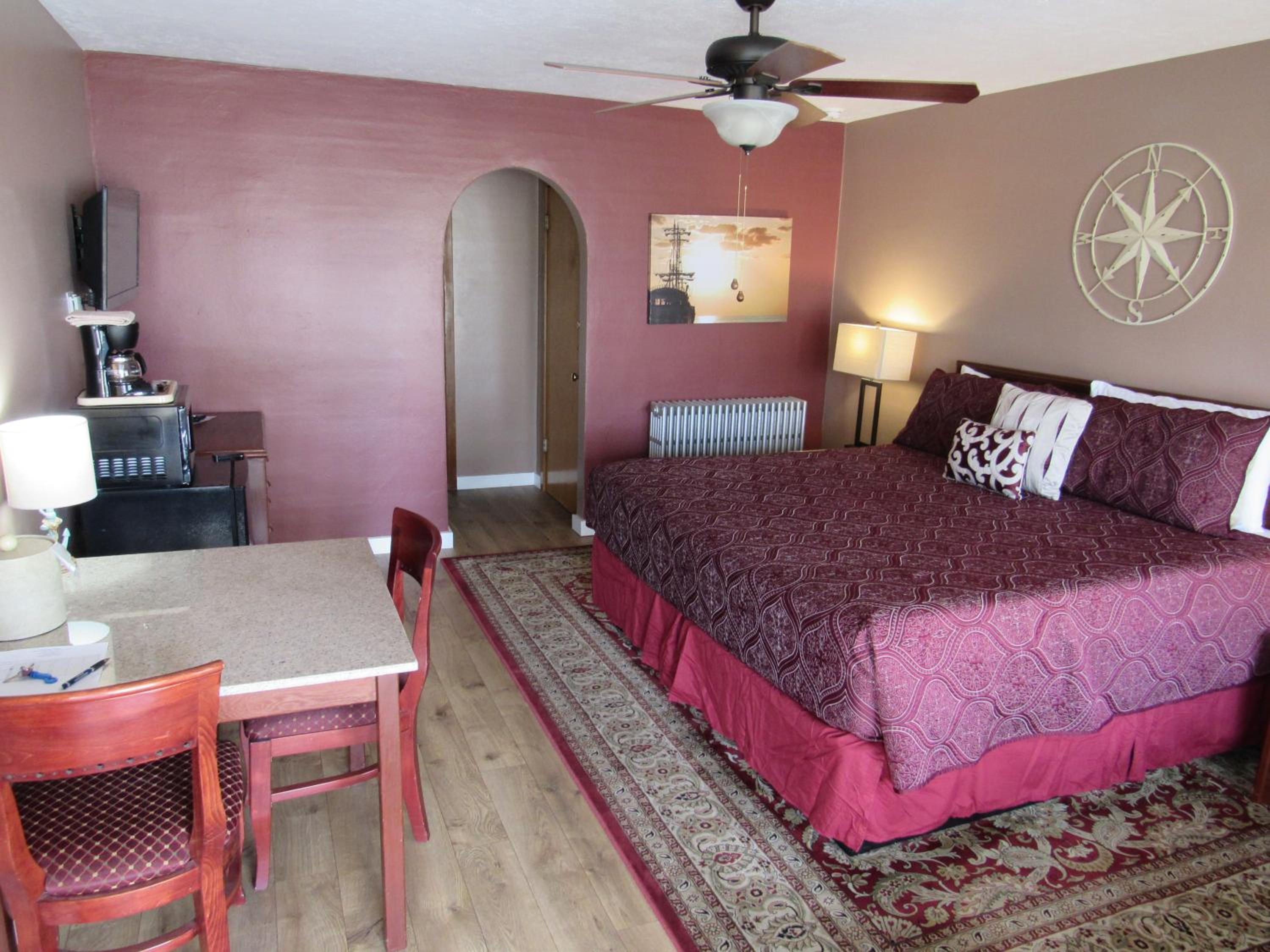 Standard King Room - Photo 2