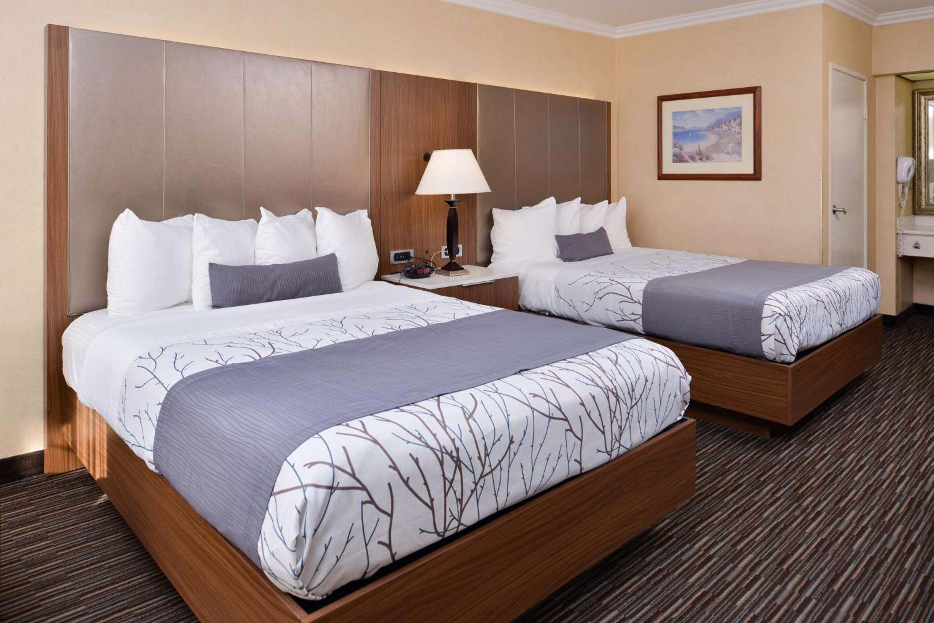 Queen Room with Two Queen Beds - Mobility Accessible/Non-Smoking - Photo 1