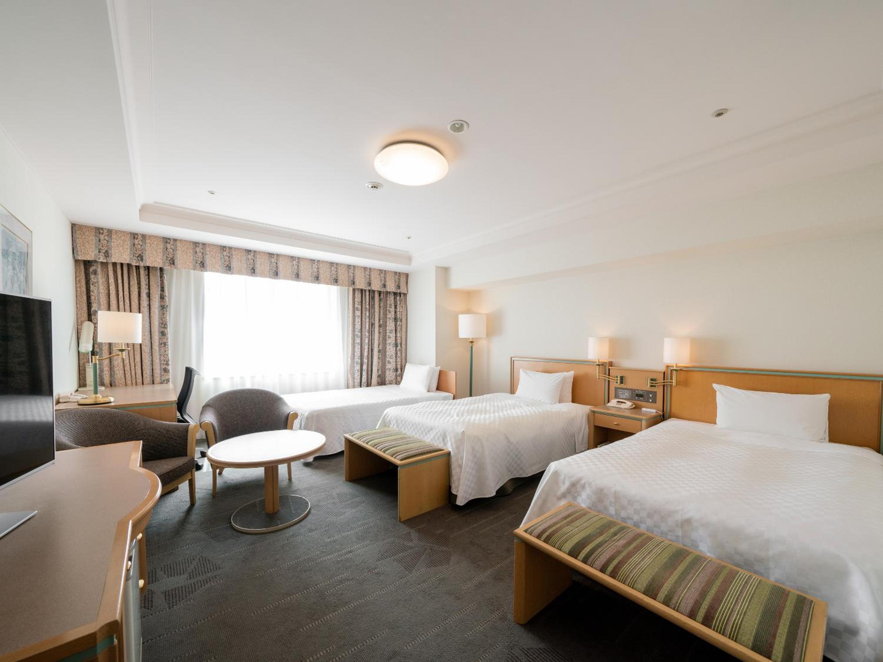 Deluxe Corner Twin Room - Non-Smoking - Photo 2