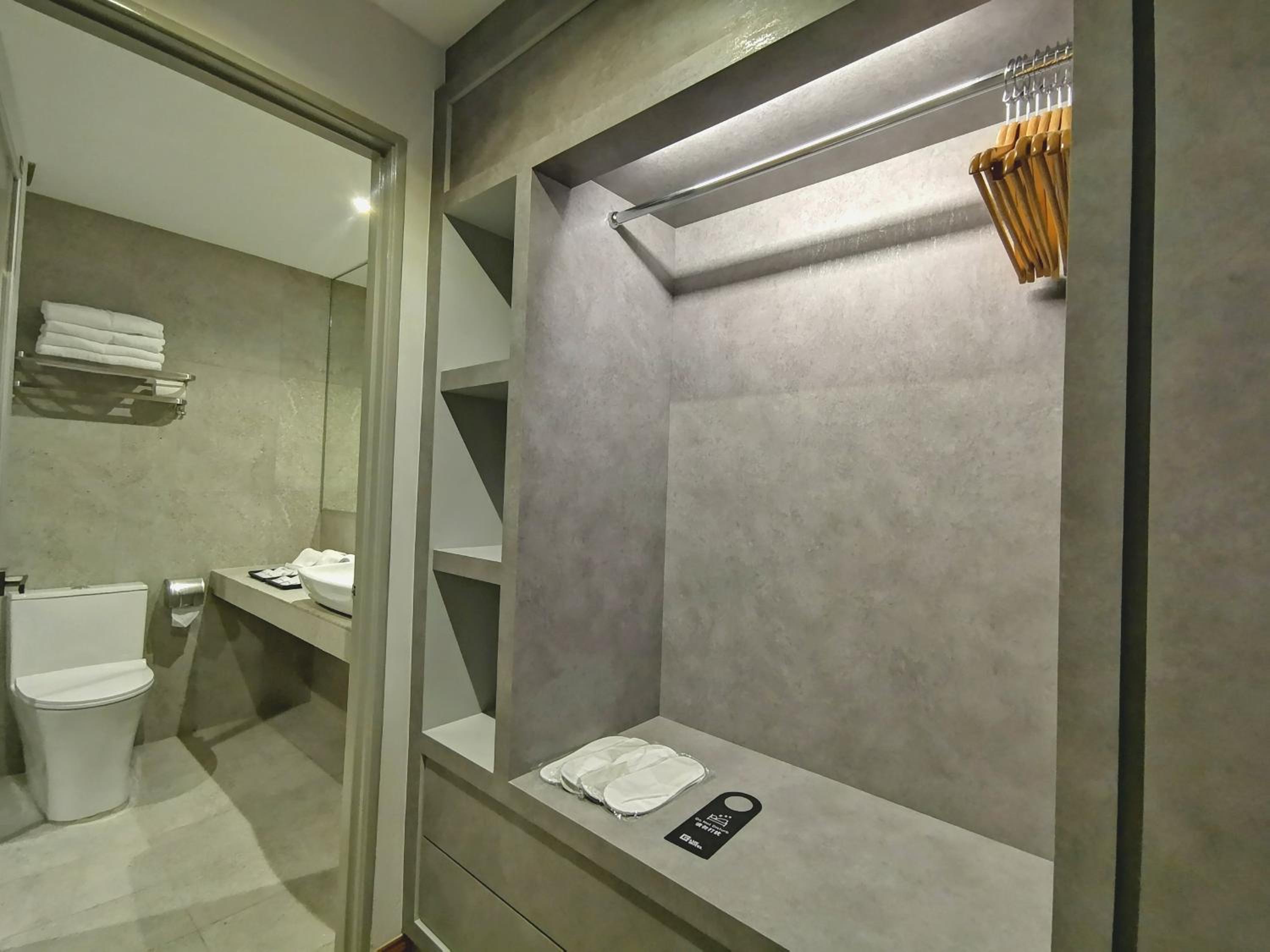 Deluxe Family Suite