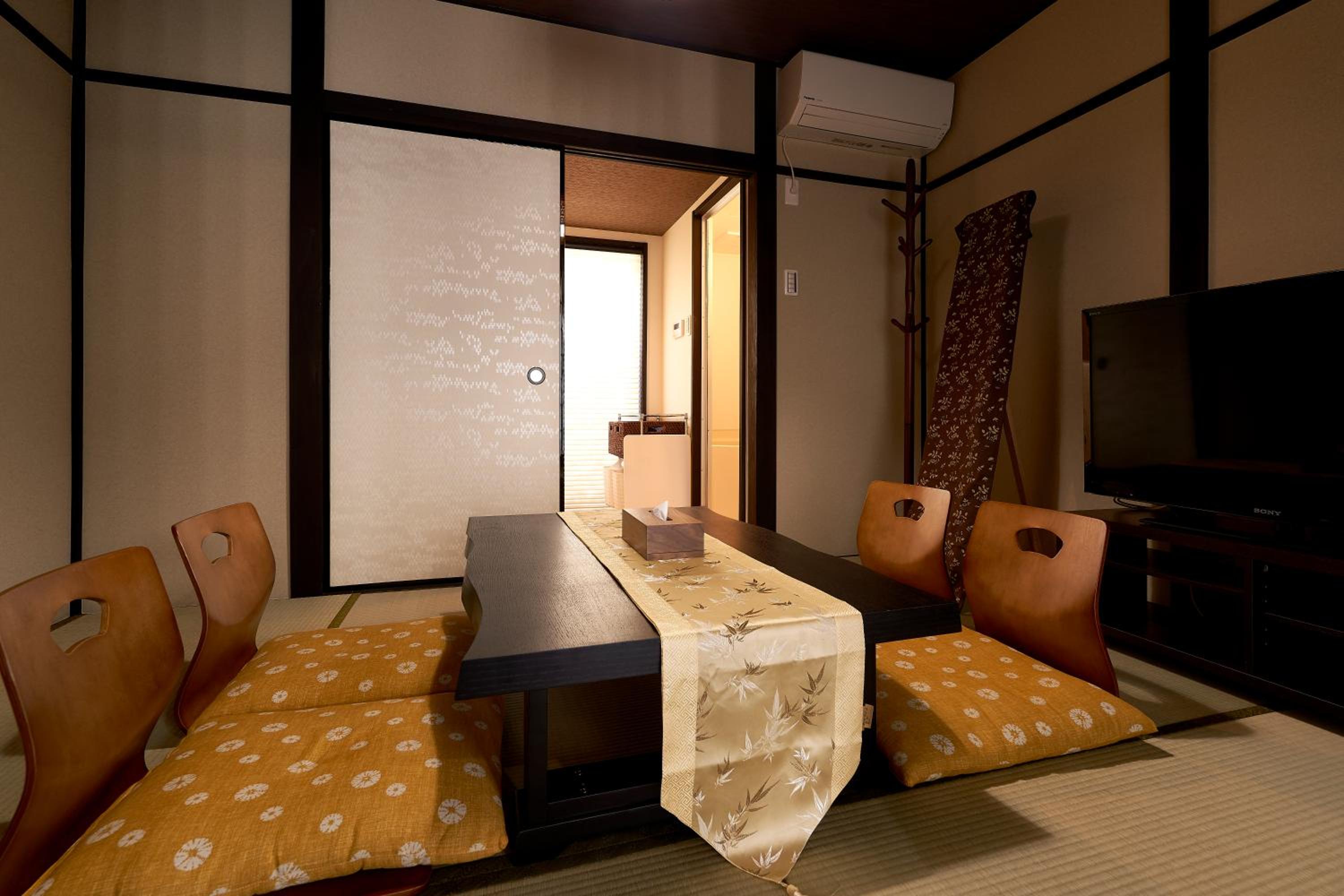 One-Bedroom Apartment - Photo 1