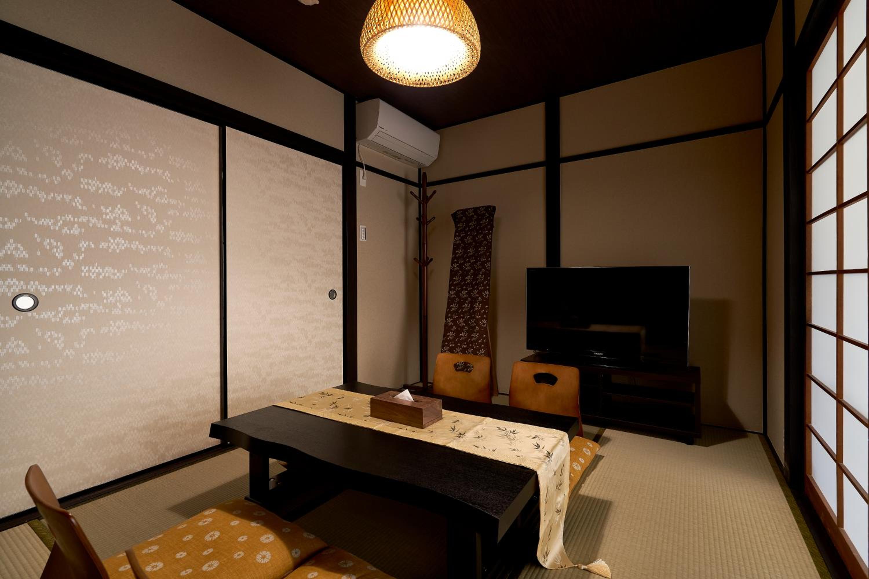 One-Bedroom Apartment - Photo 6