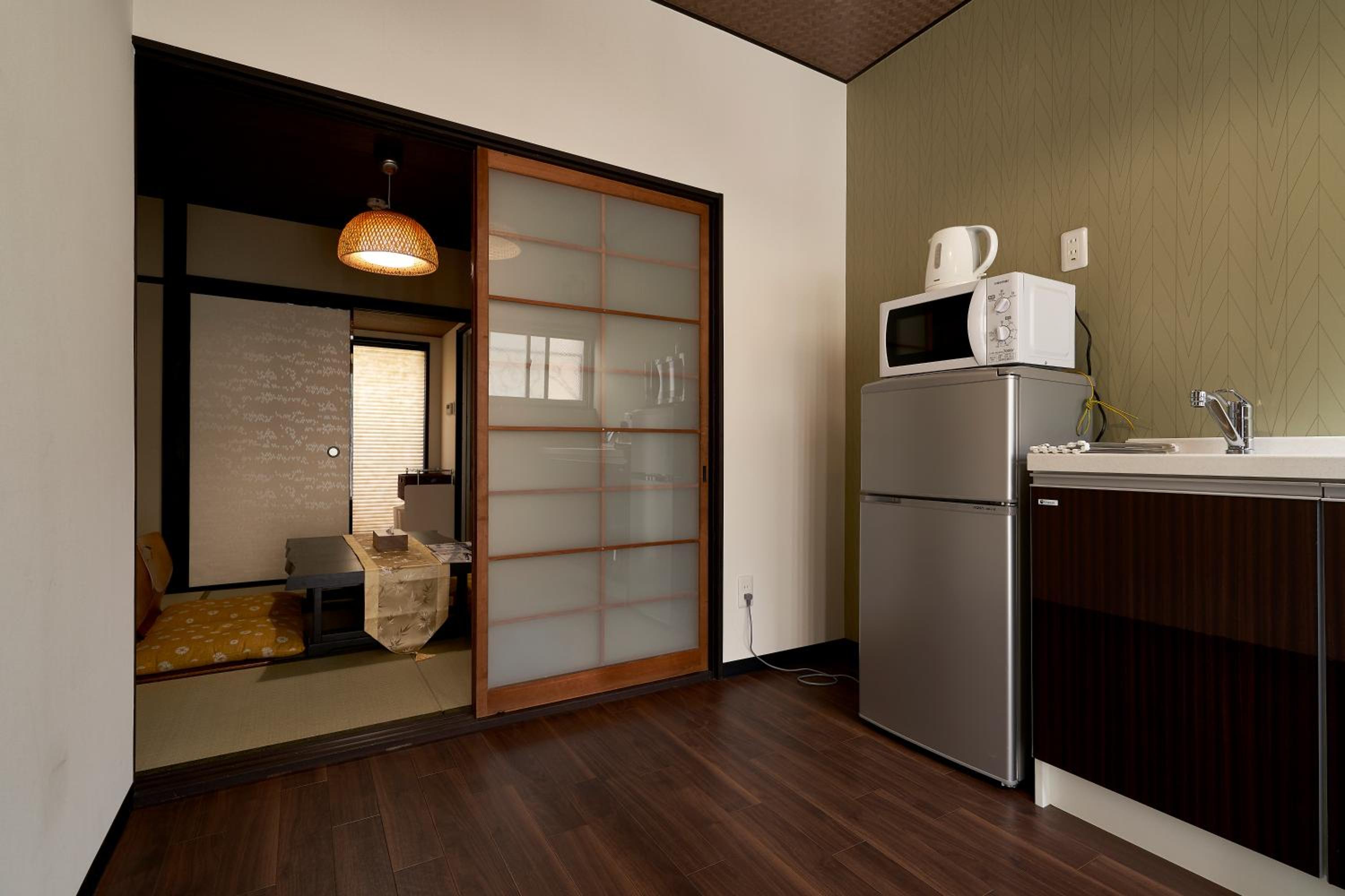 One-Bedroom Apartment - Photo 11