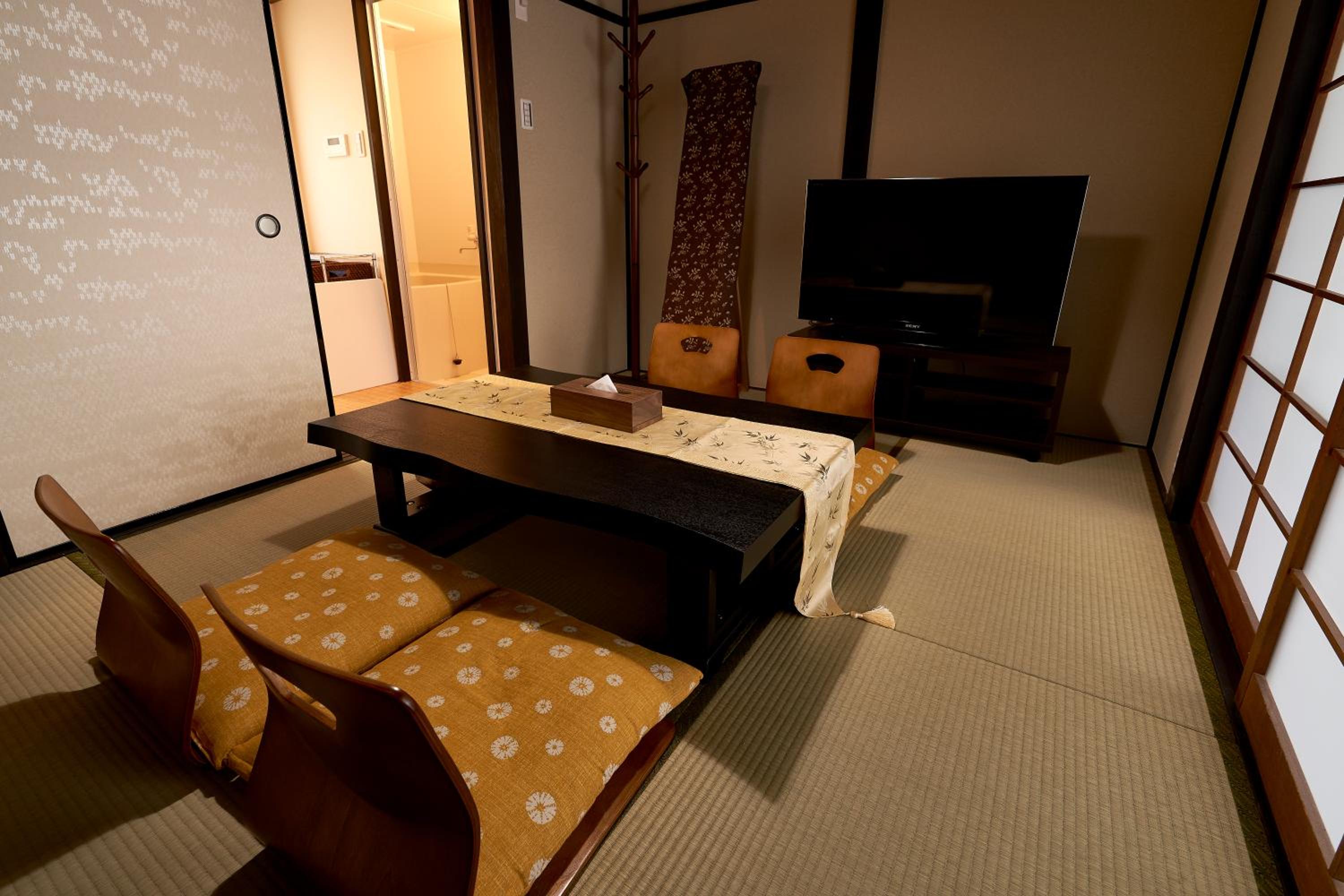 One-Bedroom Apartment - Photo 17