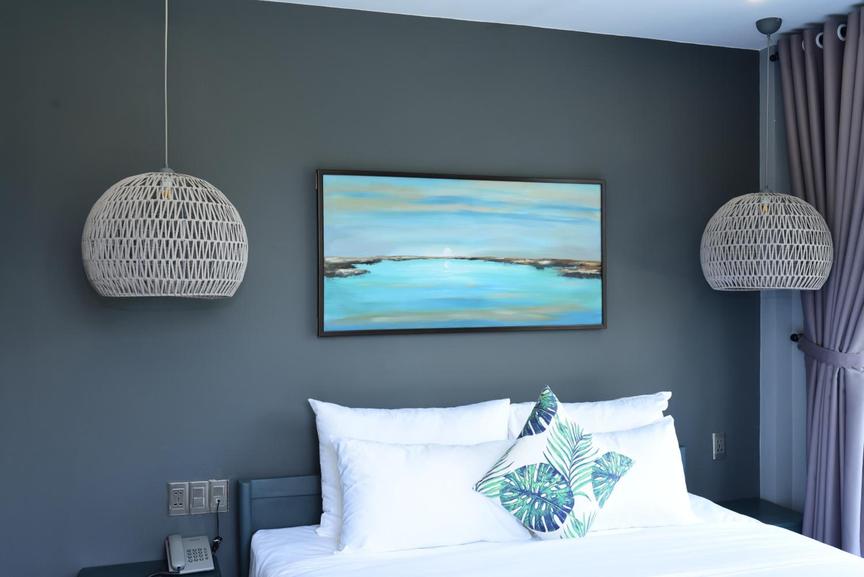 Deluxe Double Room with Sea View - Photo 4
