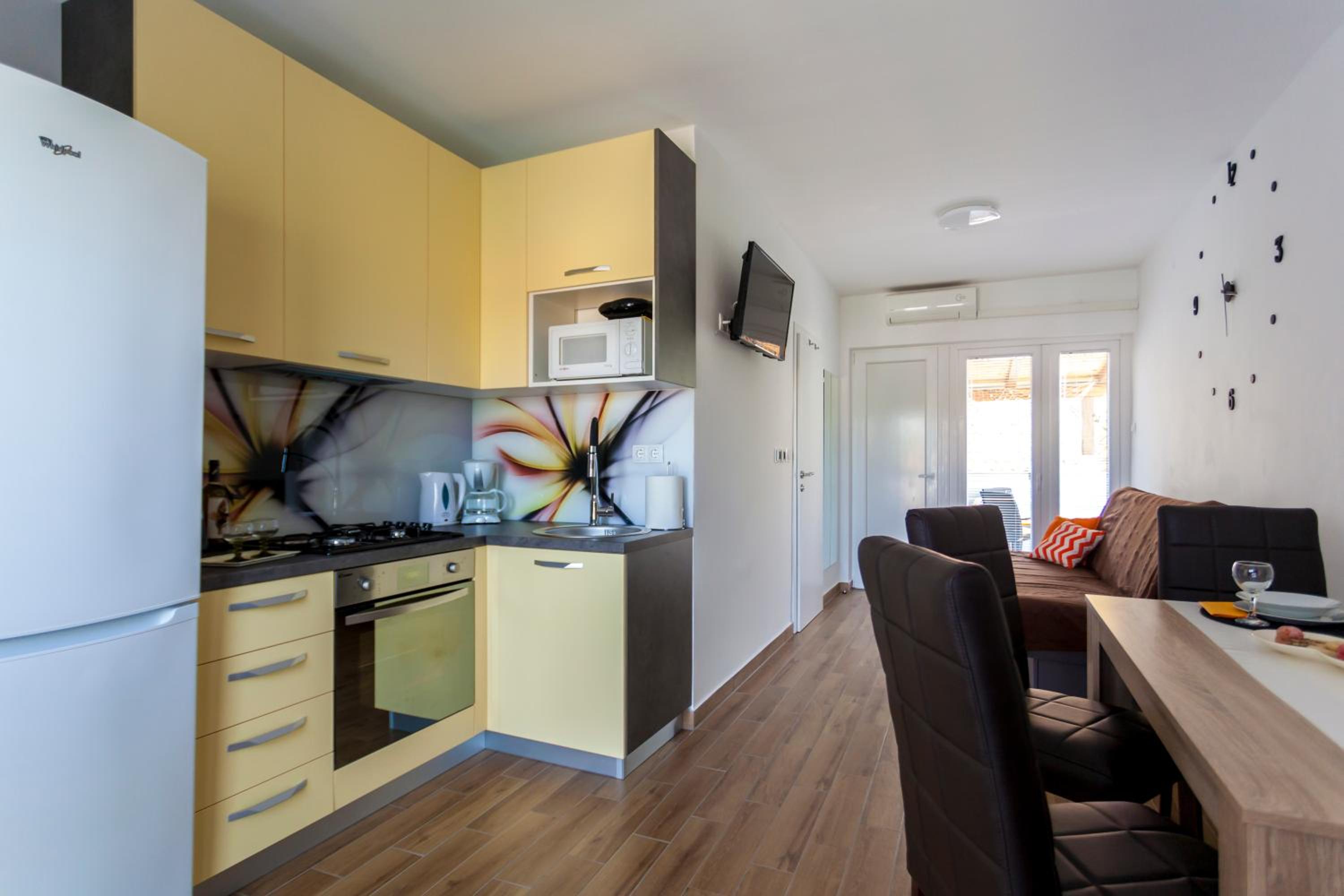 One-Bedroom Apartment photo 3