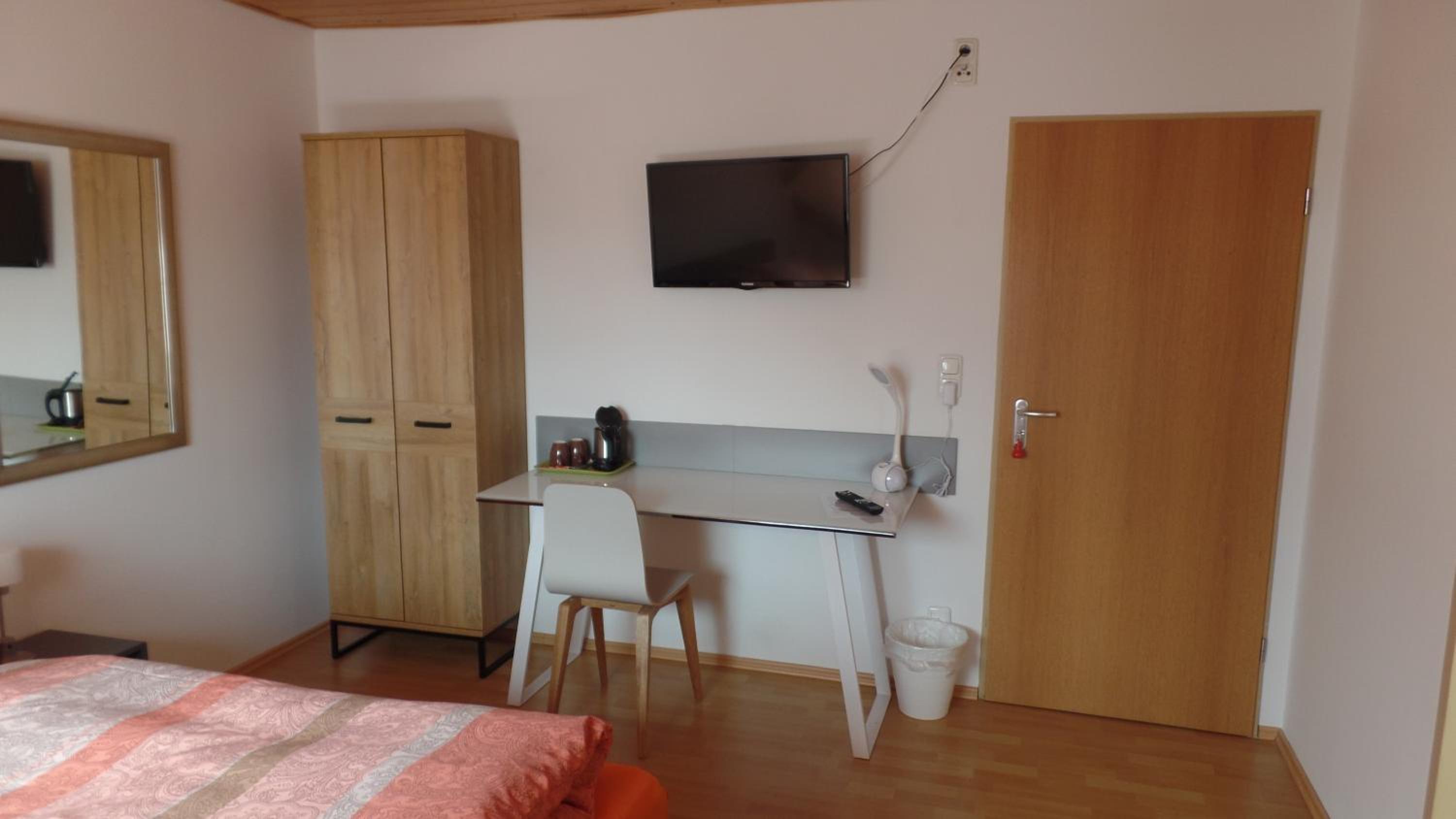 Double or Twin Room - Photo 2