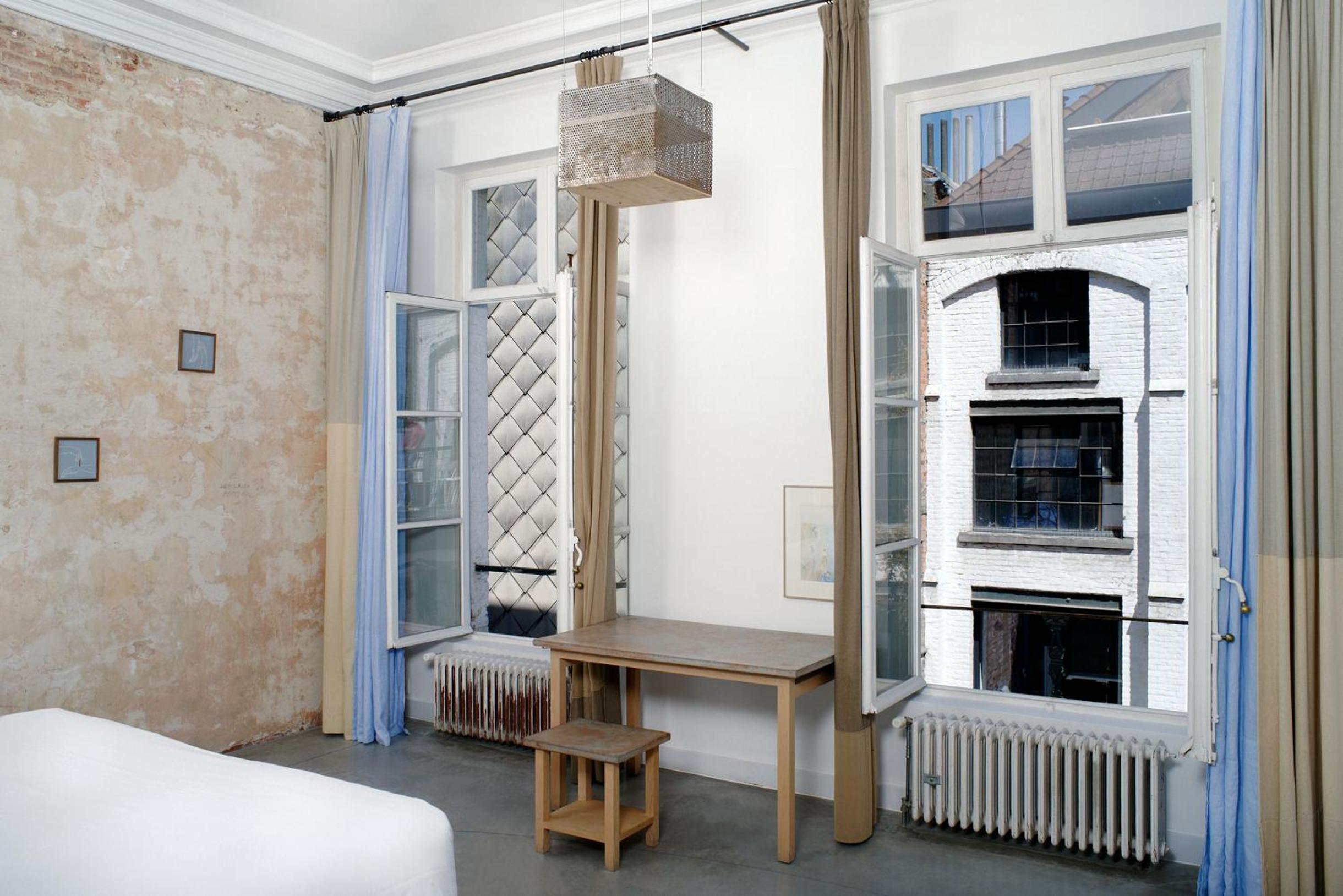 Deluxe Double Room with Bath - Photo 1