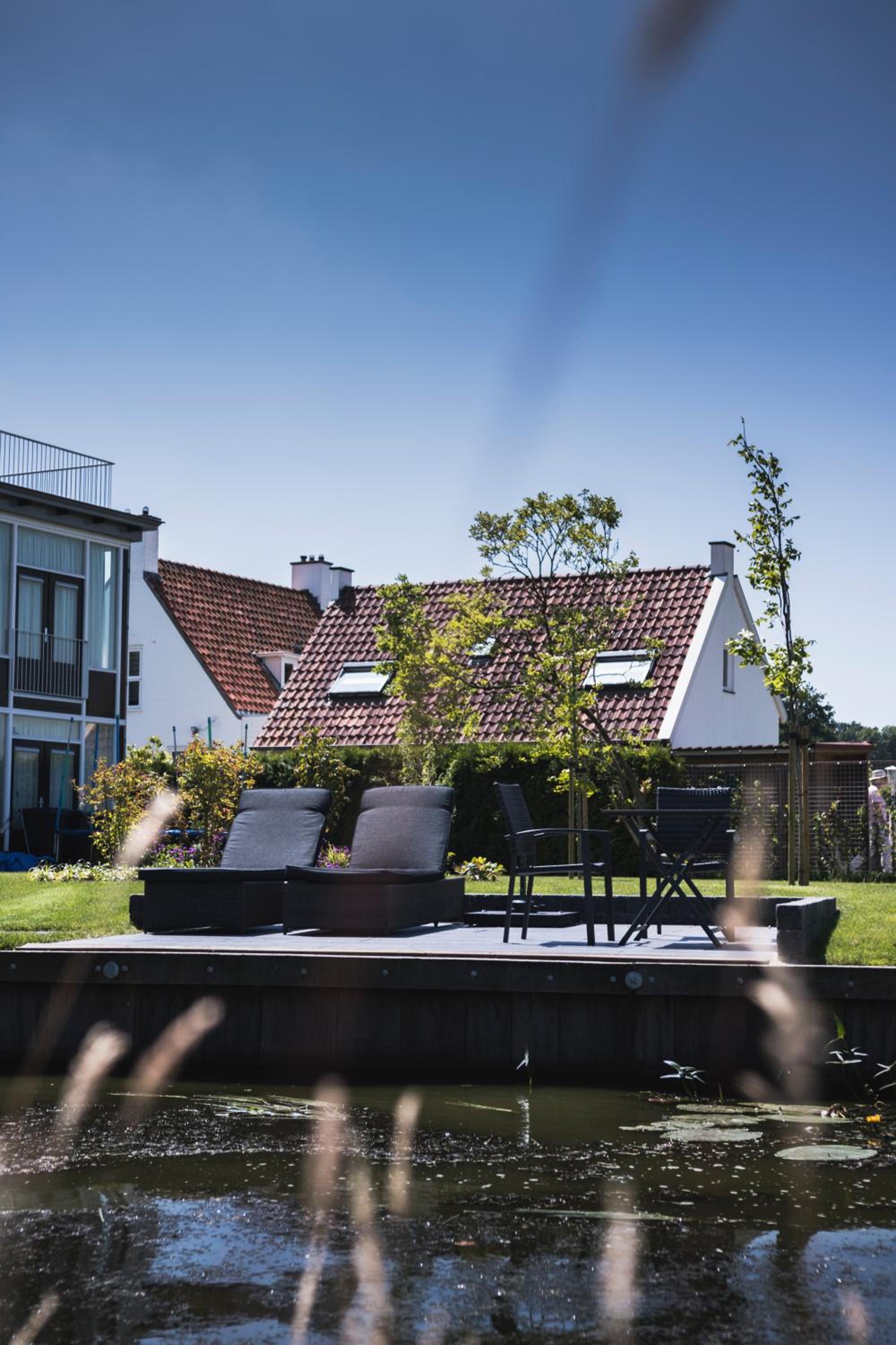 Apartment with Lake View - Photo 7